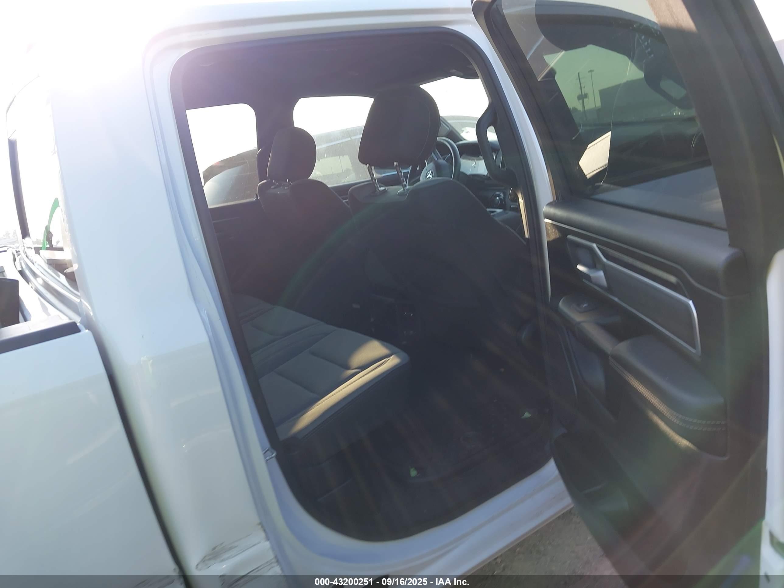 RAM 1500 image 8