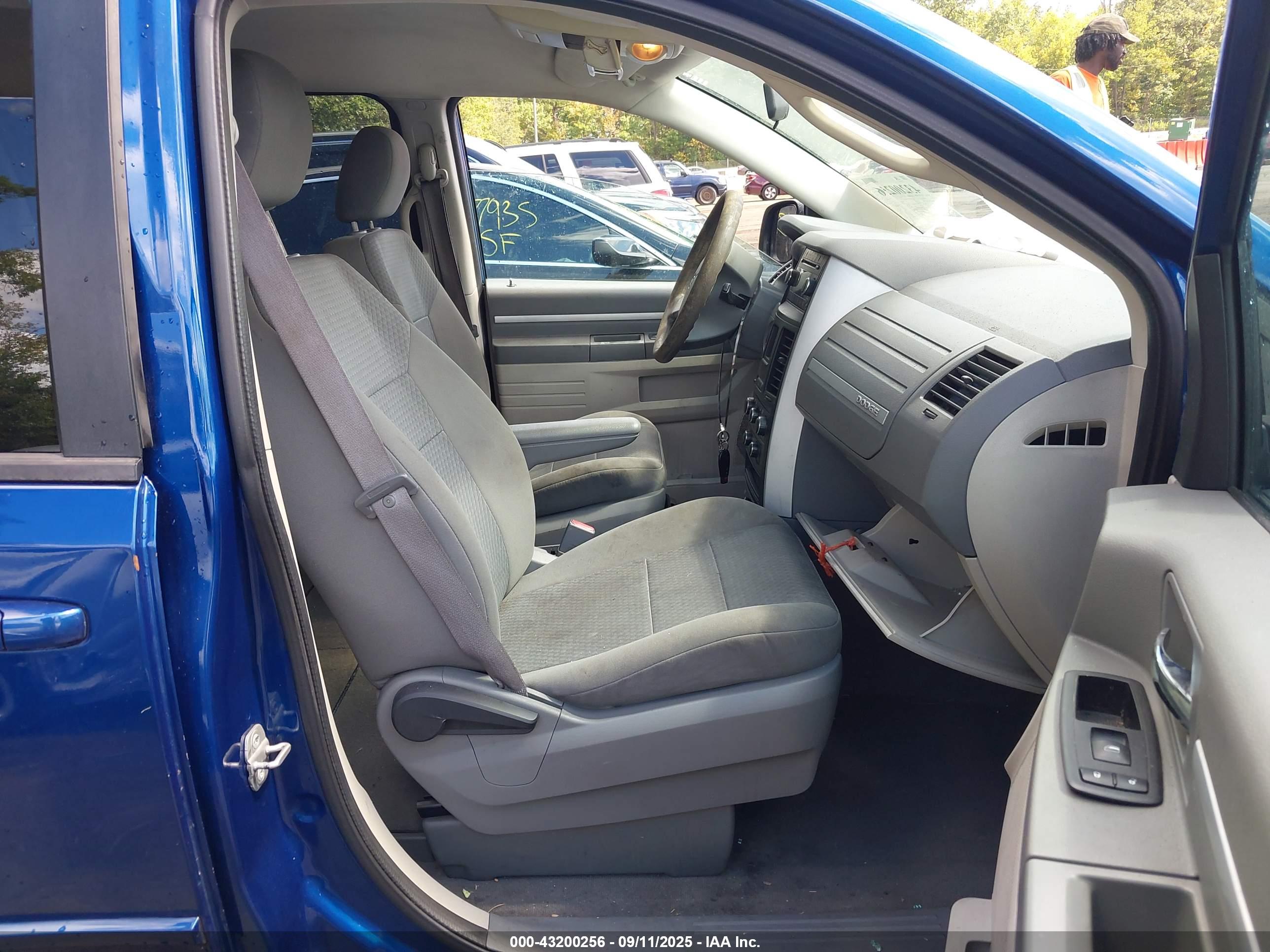 DODGE GRAND image 5