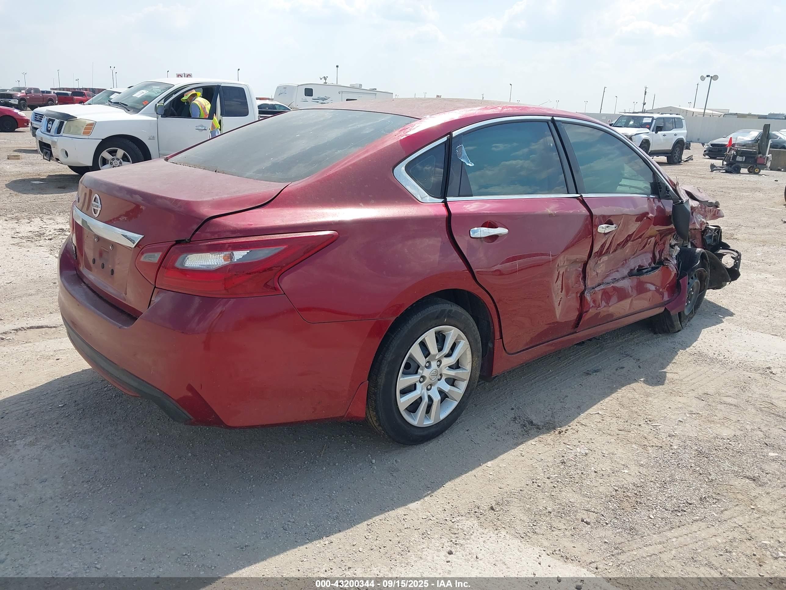 NISSAN ALTIMA image 4