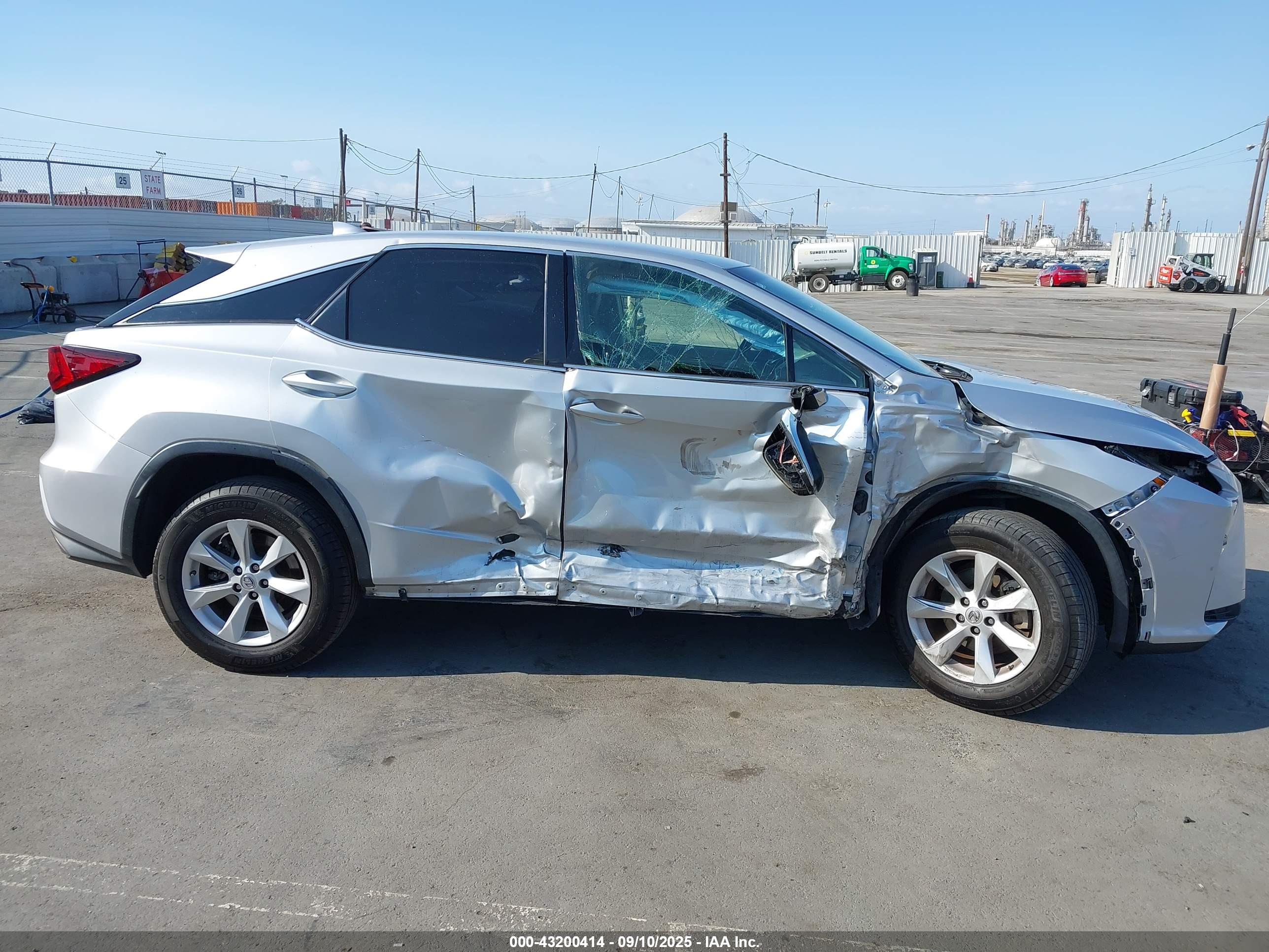 LEXUS RX image 6