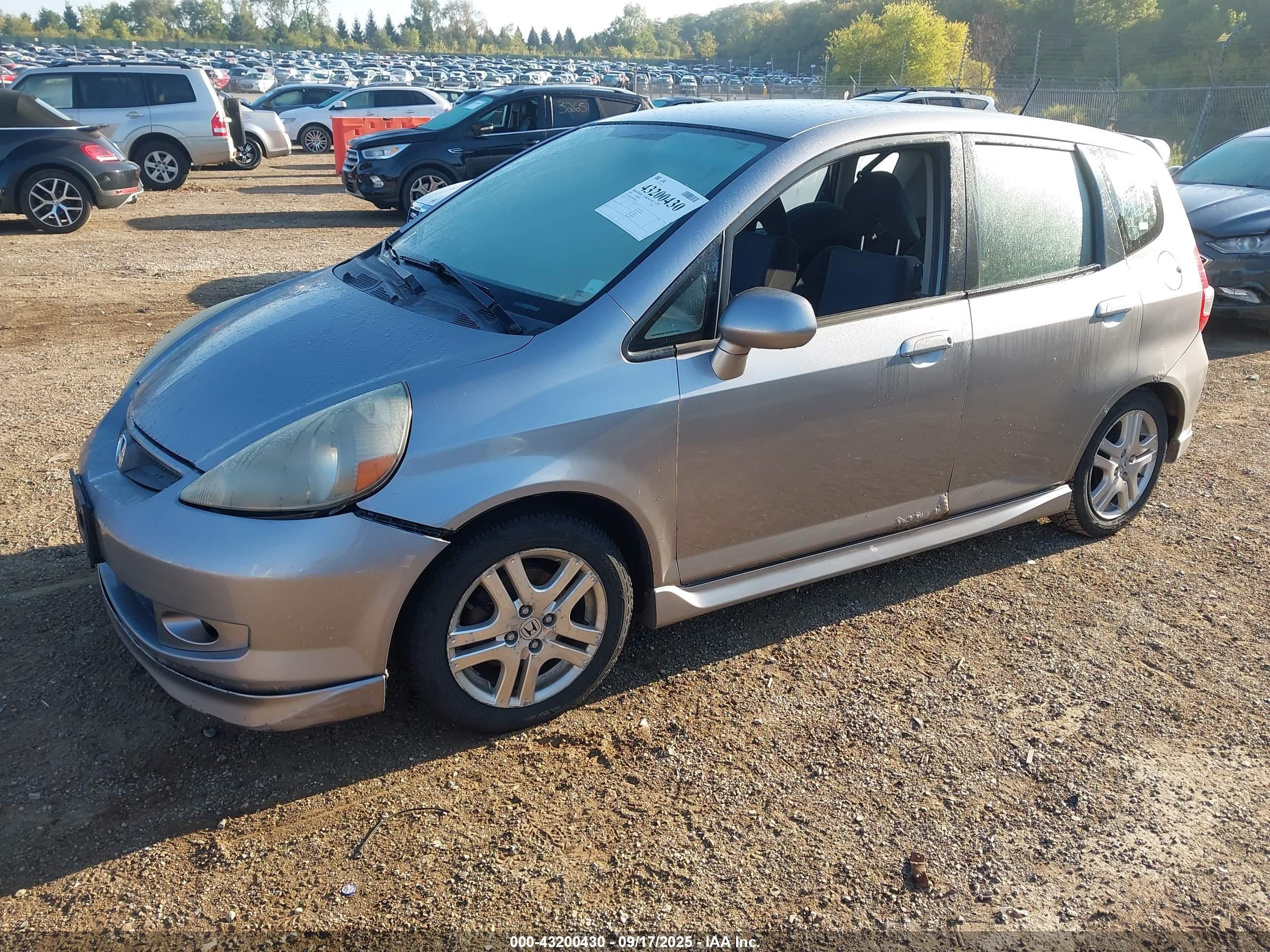 HONDA FIT image 2