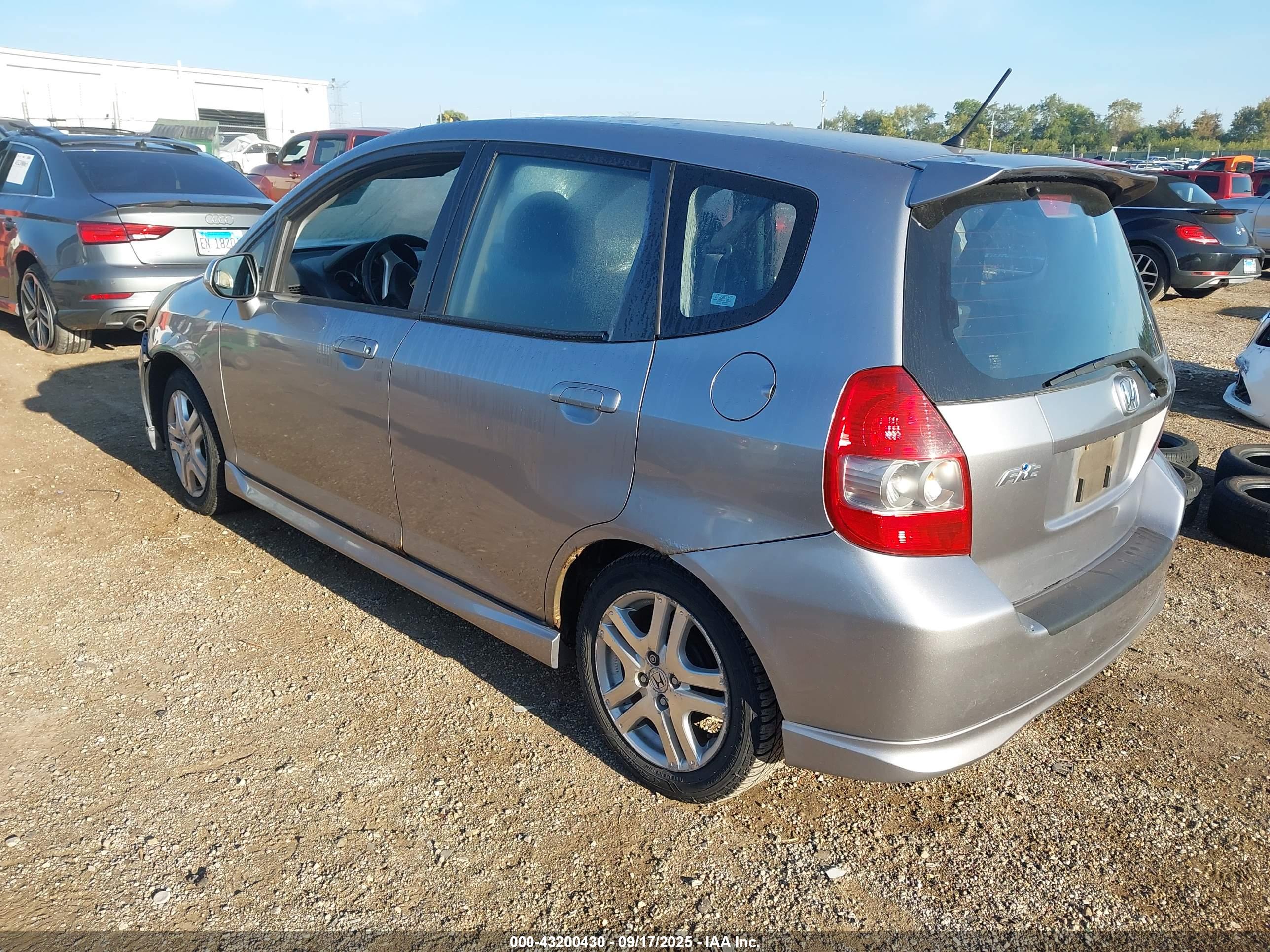 HONDA FIT image 3