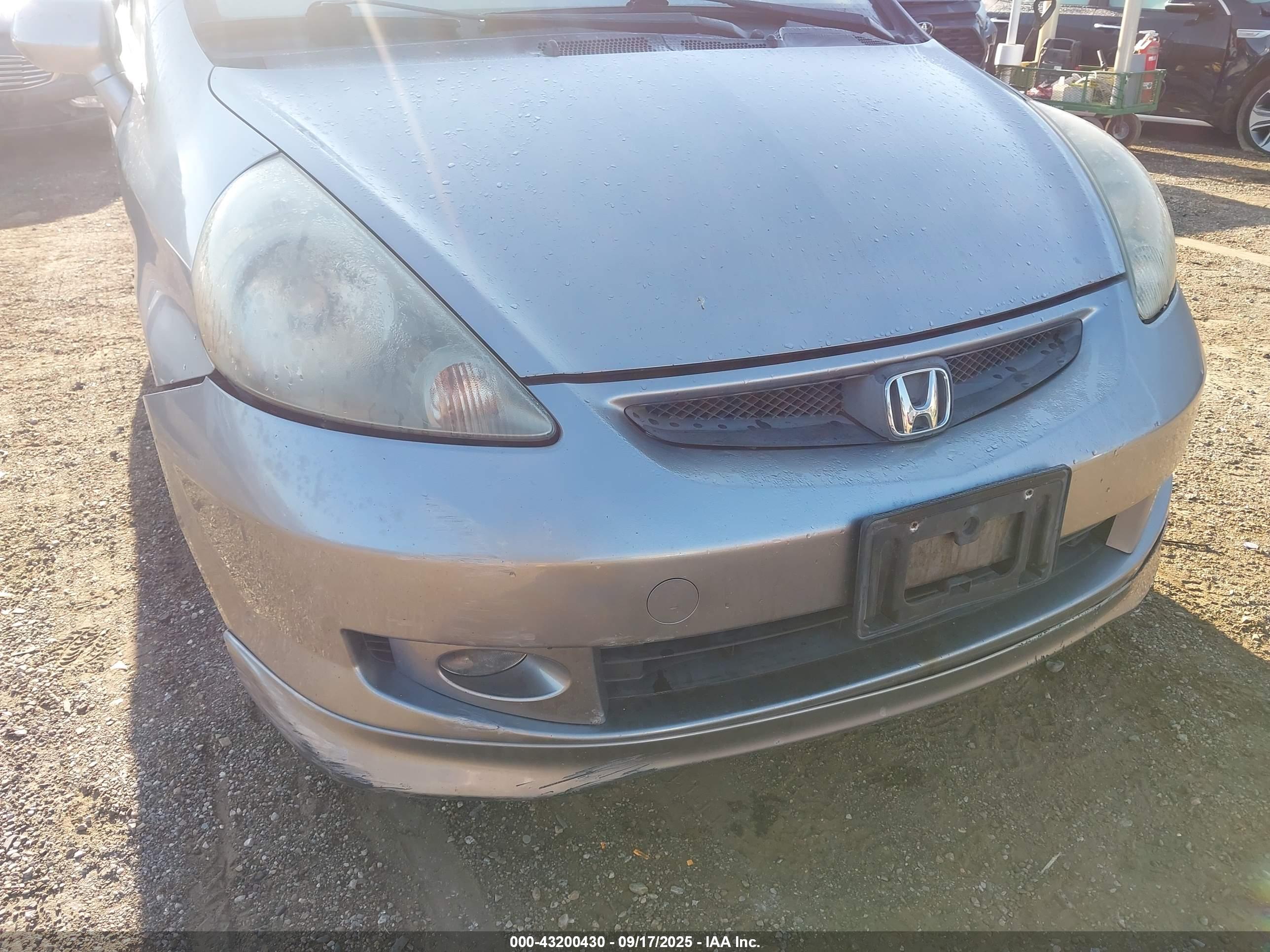 HONDA FIT image 6