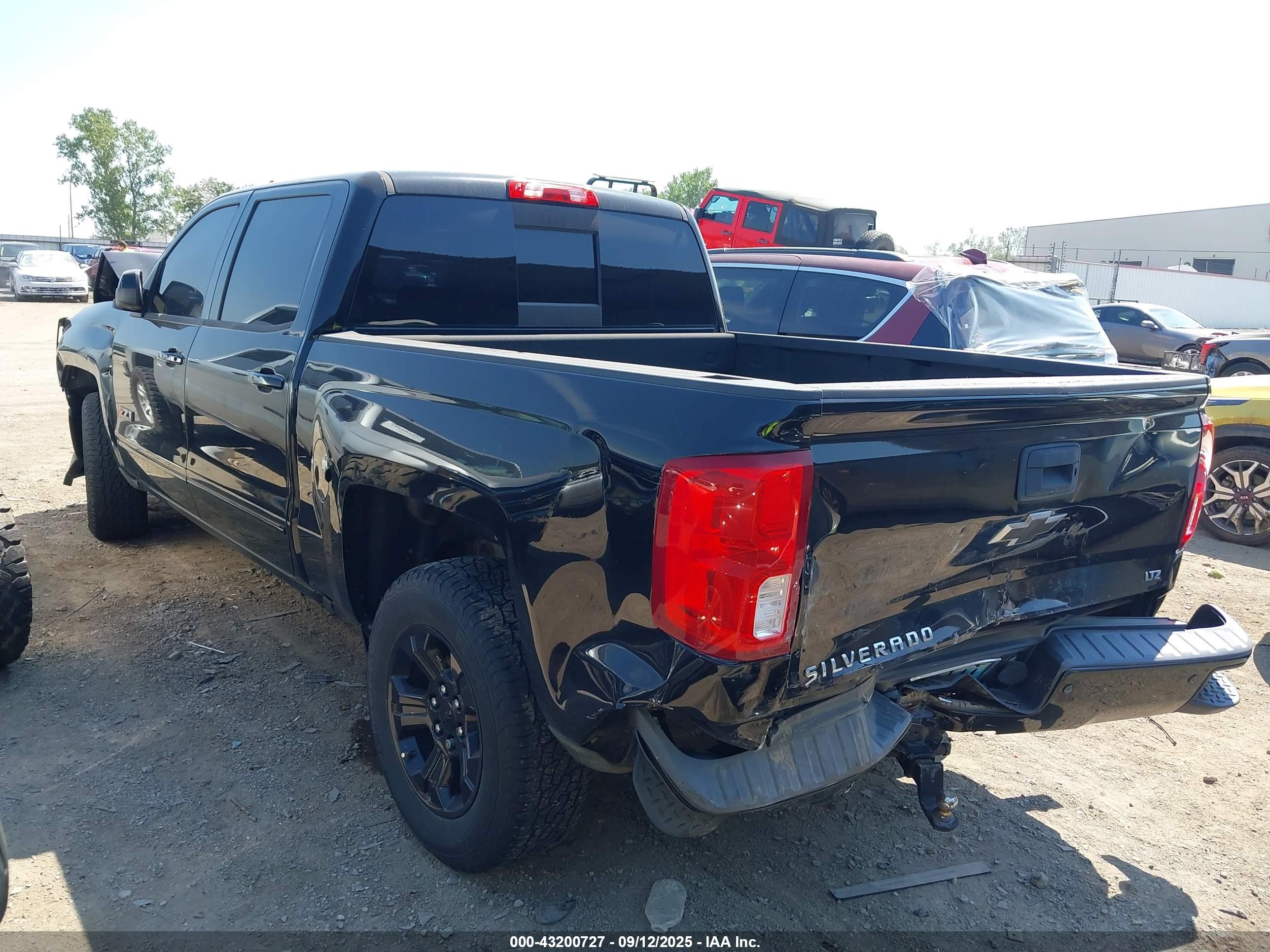 CHEVROLET SILVERADO image 3