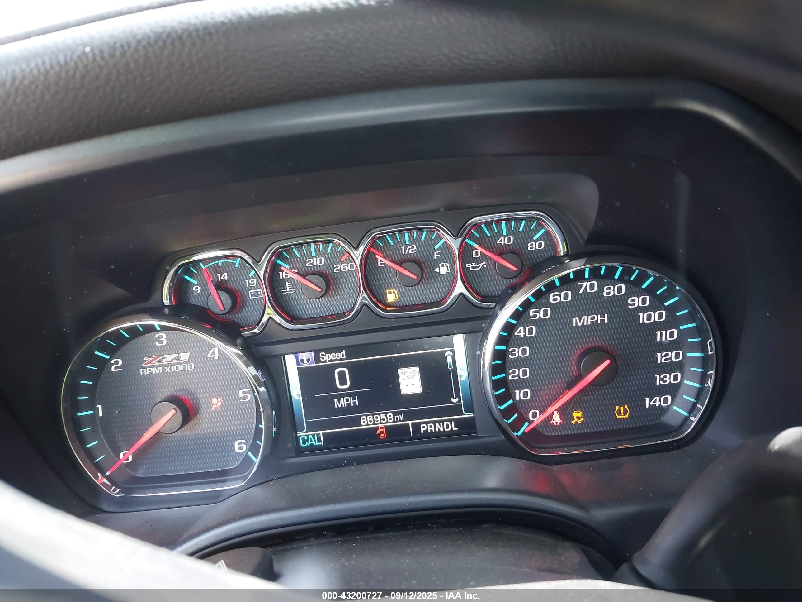 CHEVROLET SILVERADO image 7