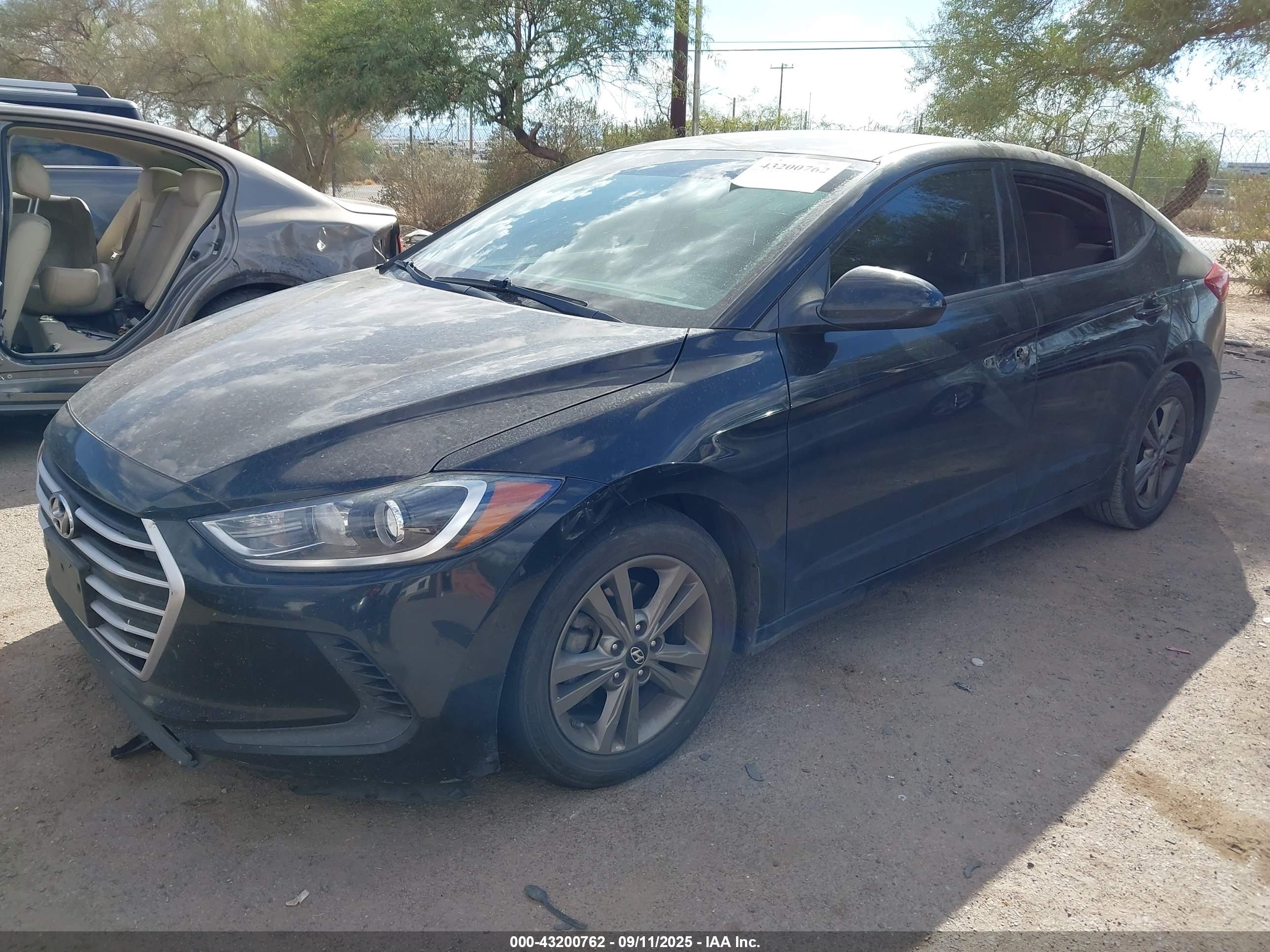 HYUNDAI ELANTRA image 2