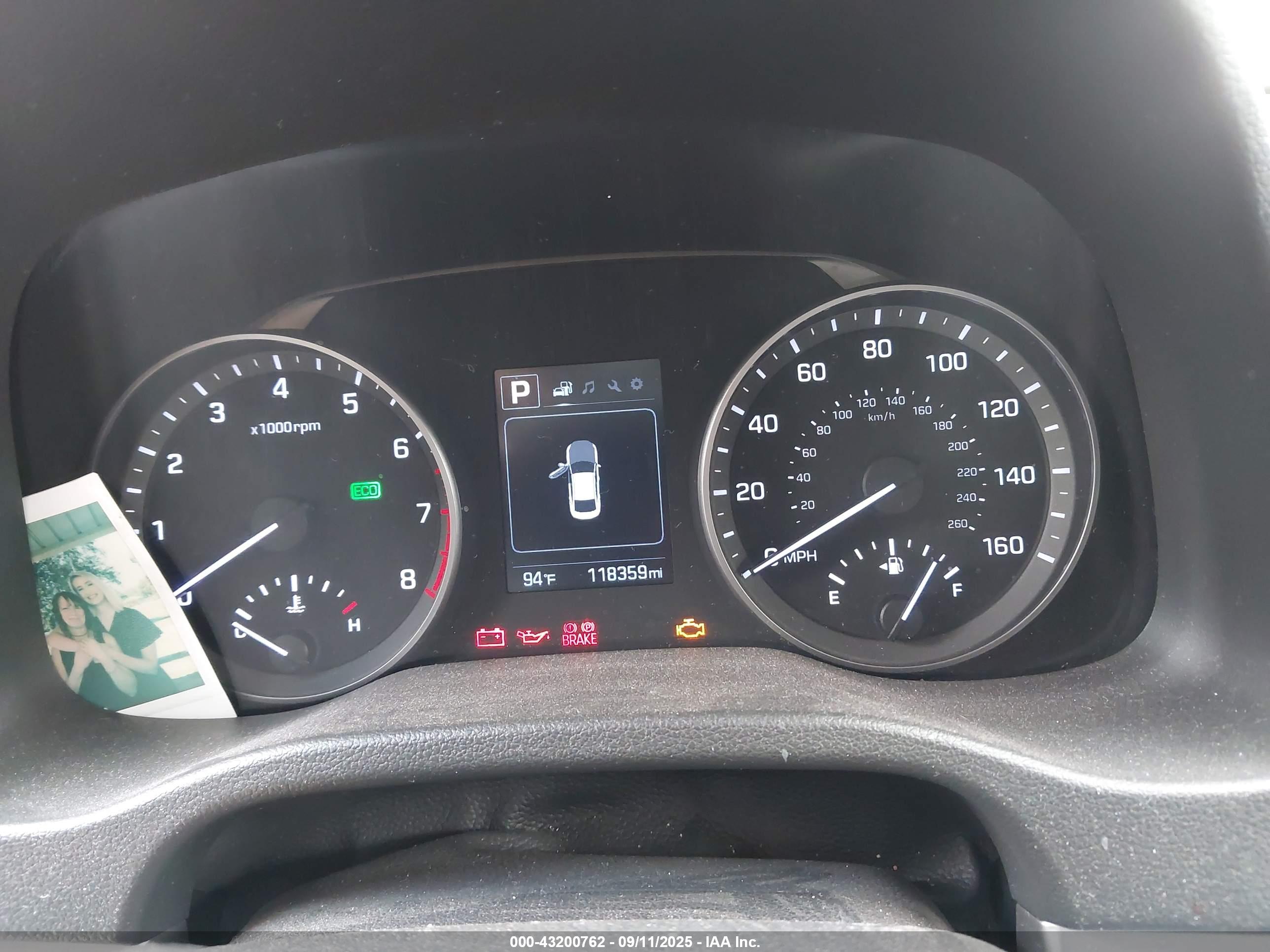 HYUNDAI ELANTRA image 7