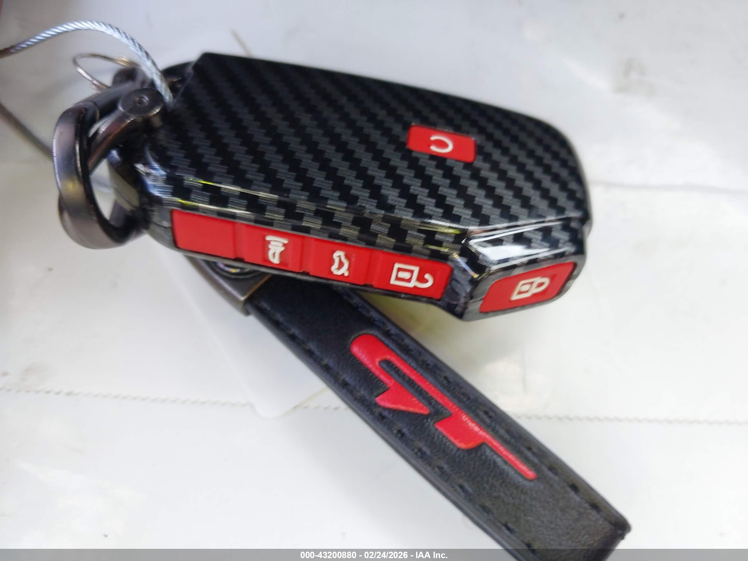 KIA K5 image 11