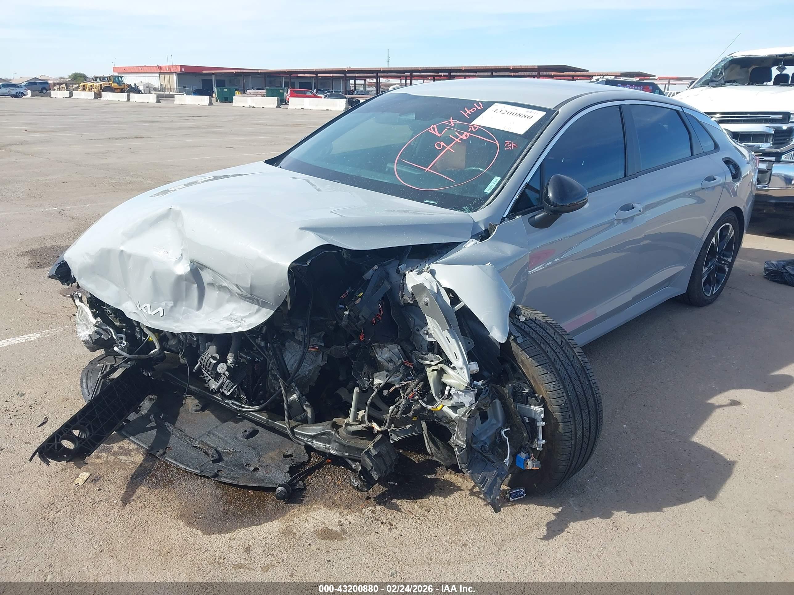 KIA K5 image 2
