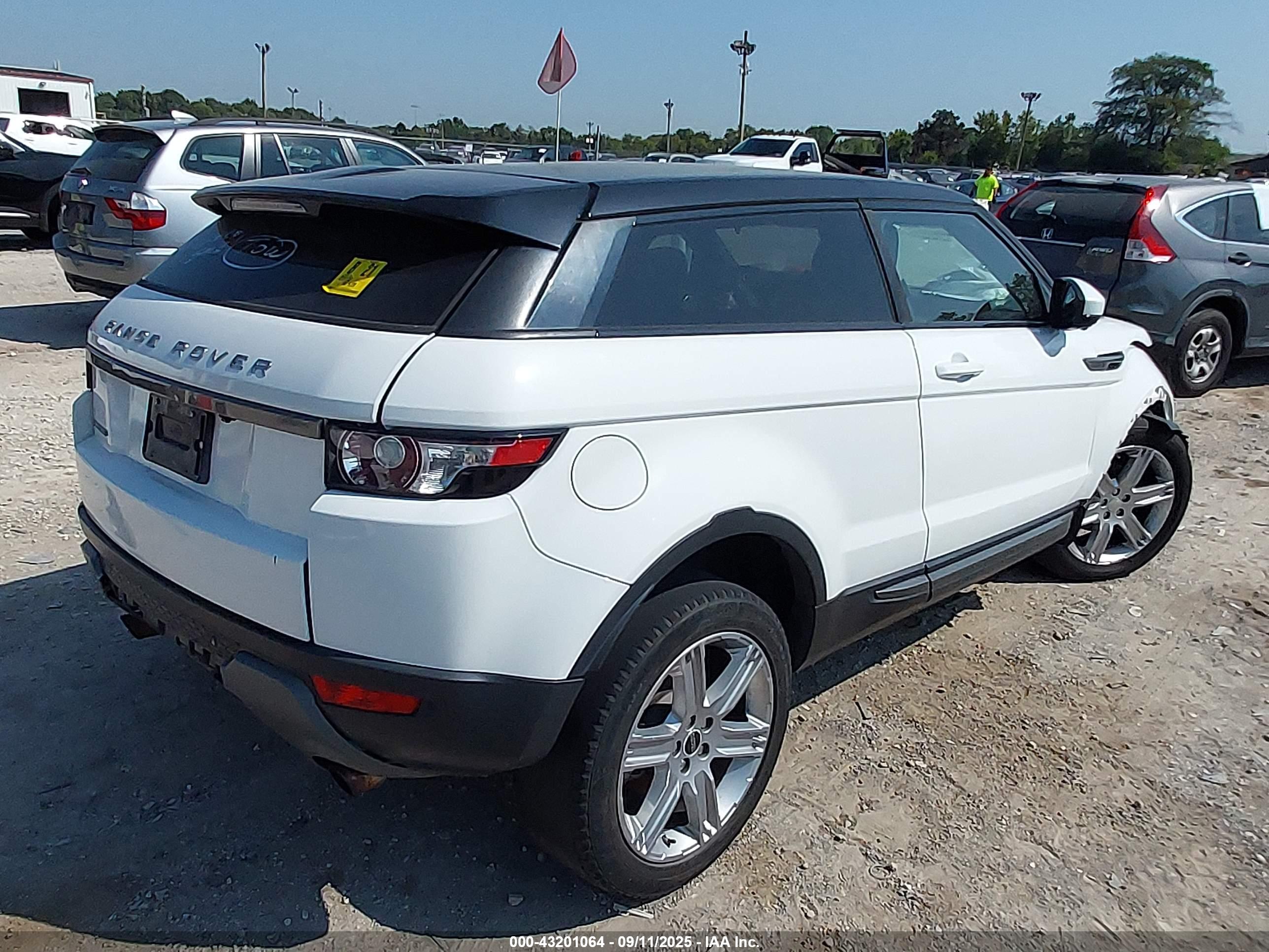 LAND ROVER image 4