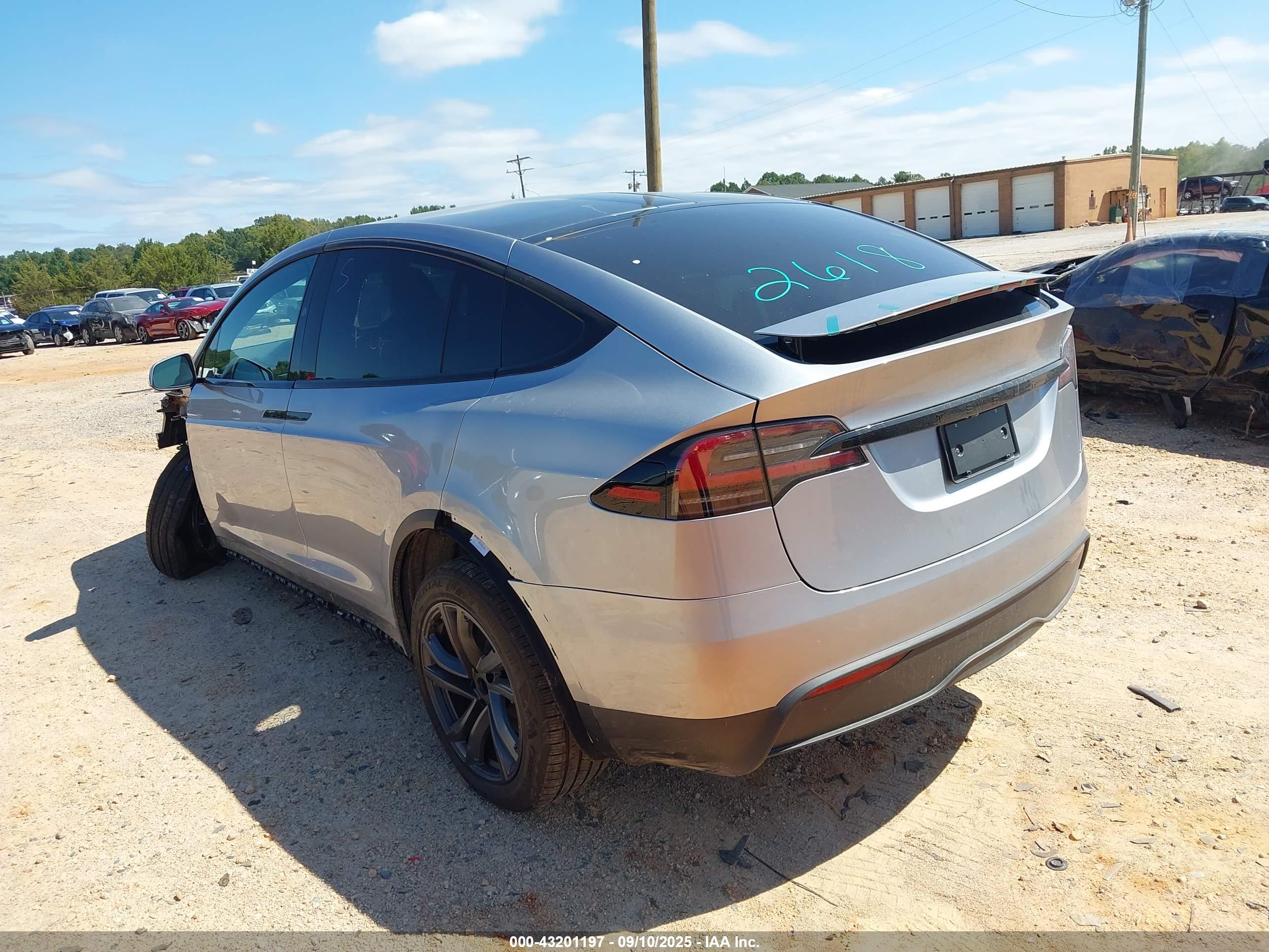 TESLA MODEL image 3
