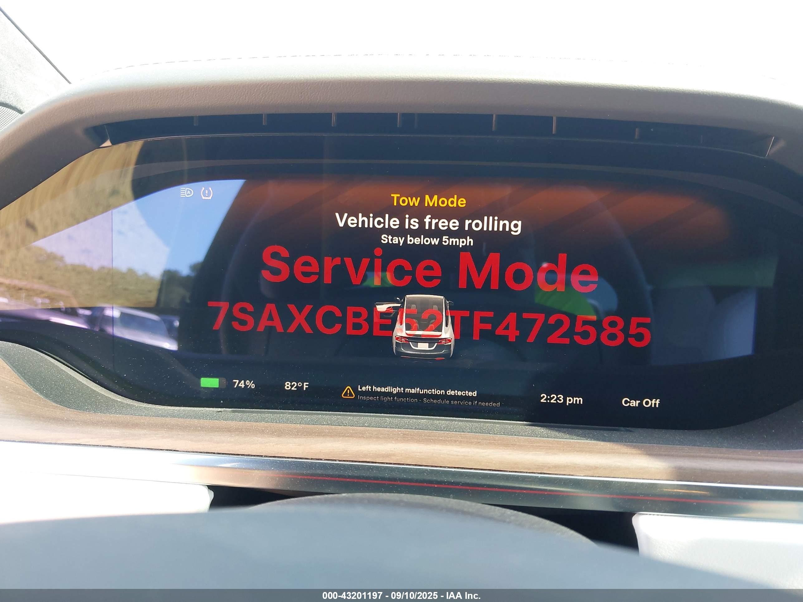 TESLA MODEL image 7