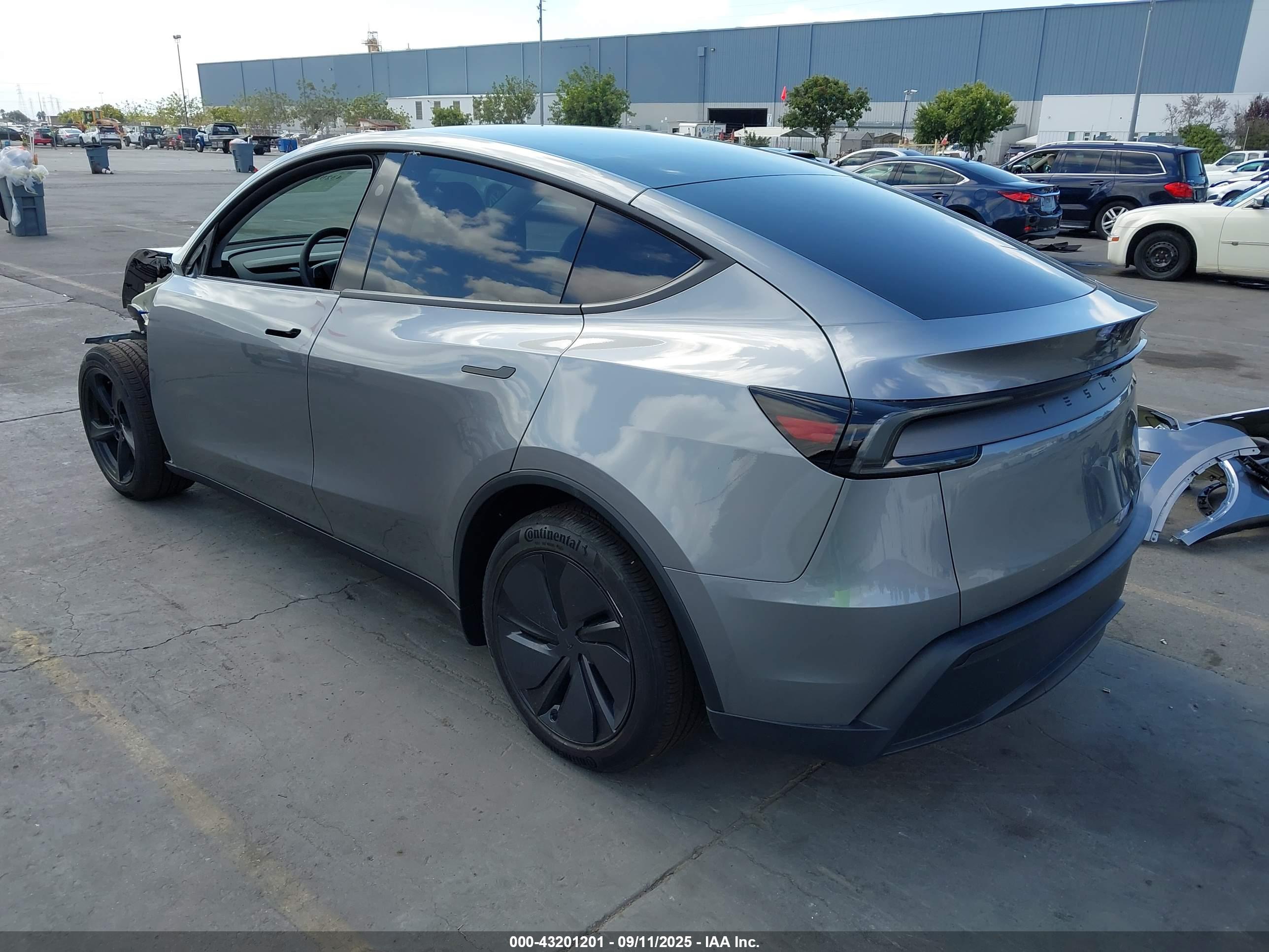 TESLA MODEL image 3