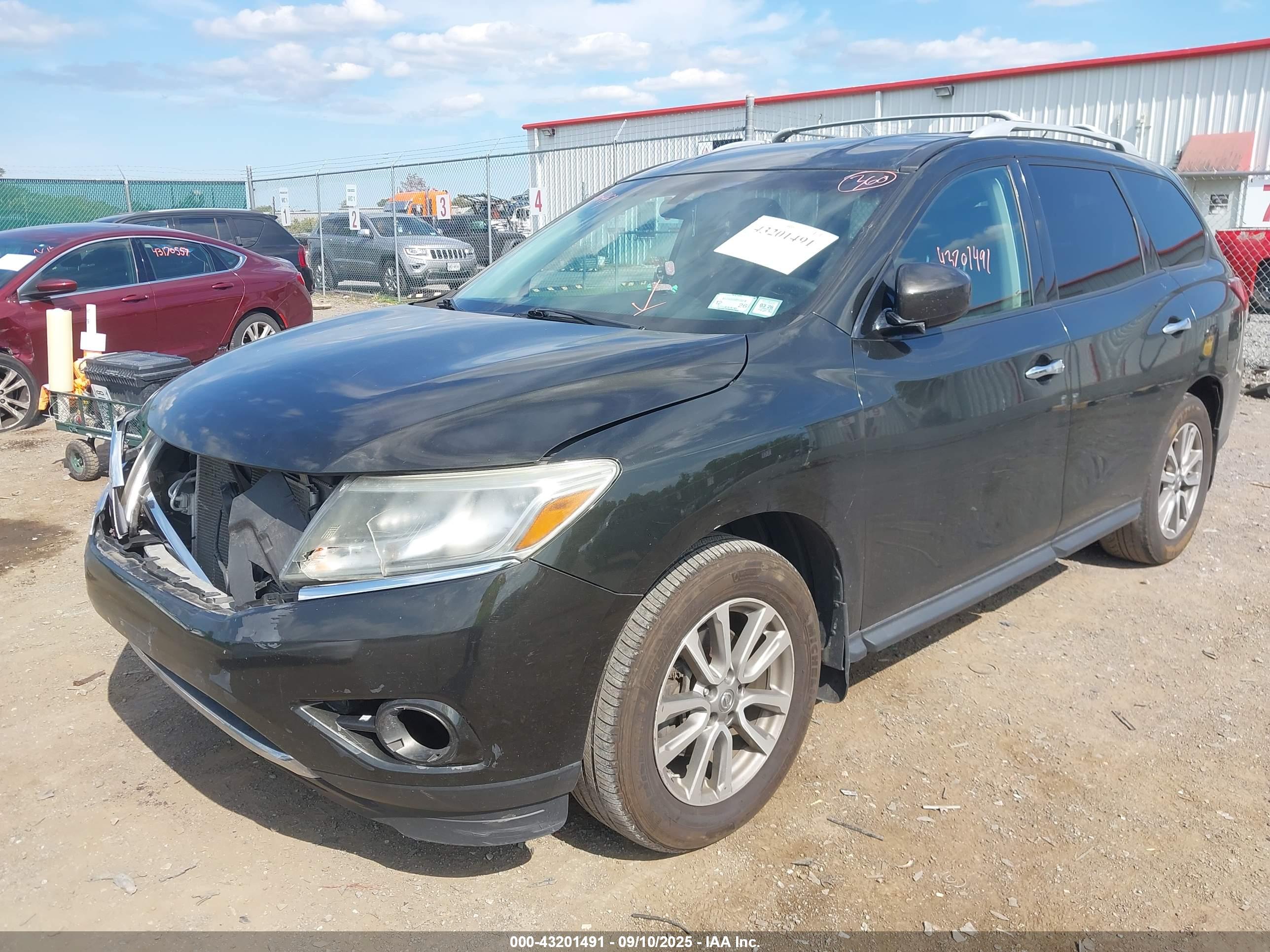 NISSAN PATHFINDER image 2