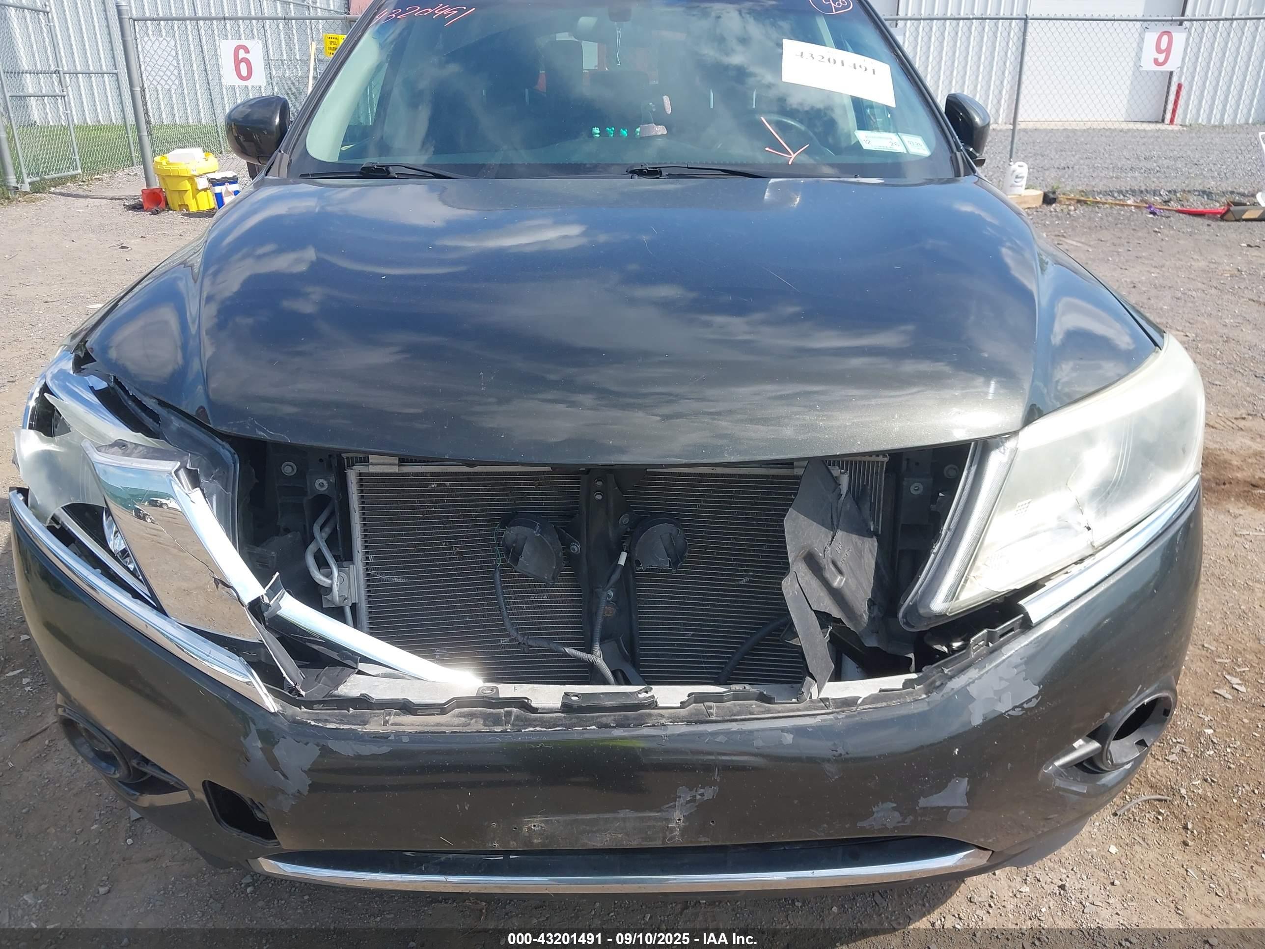 NISSAN PATHFINDER image 6