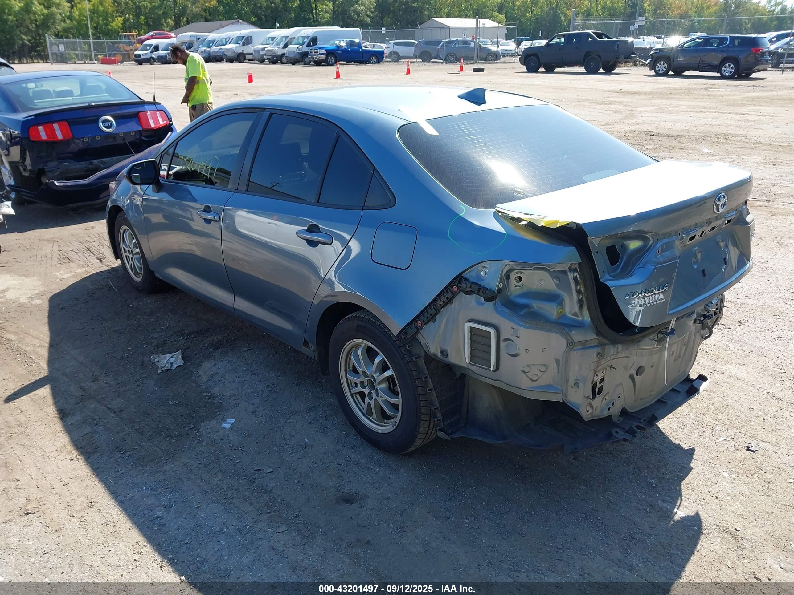 TOYOTA COROLLA image 3