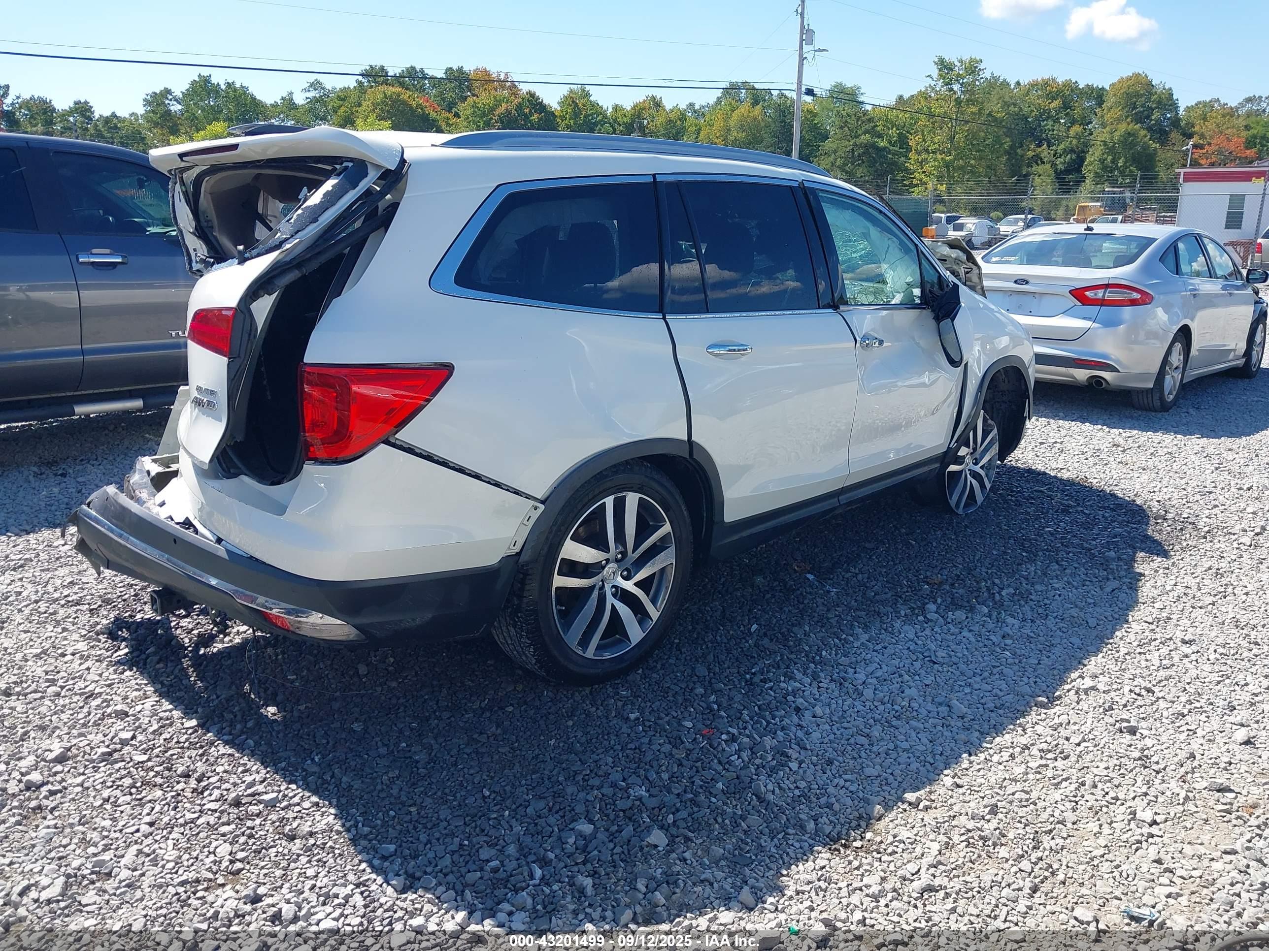 HONDA PILOT image 4