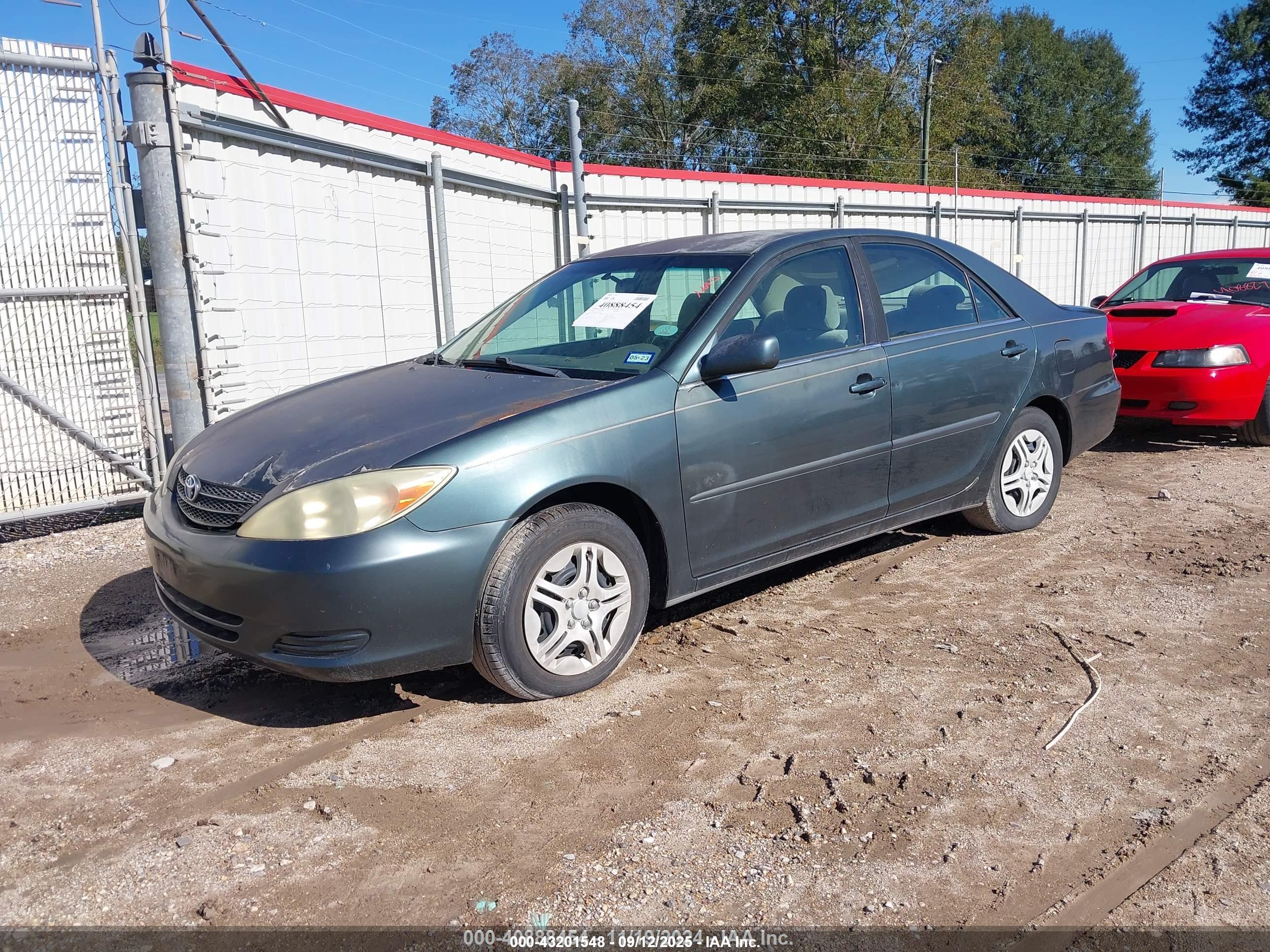 TOYOTA CAMRY image 2