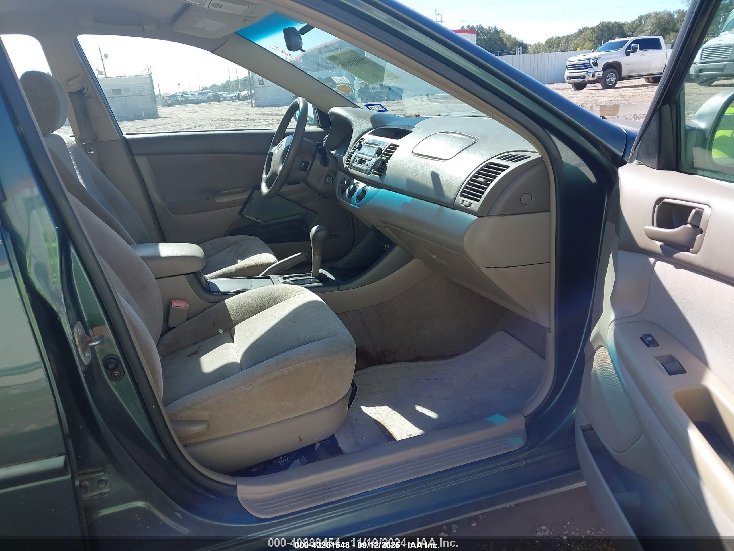 TOYOTA CAMRY image 5