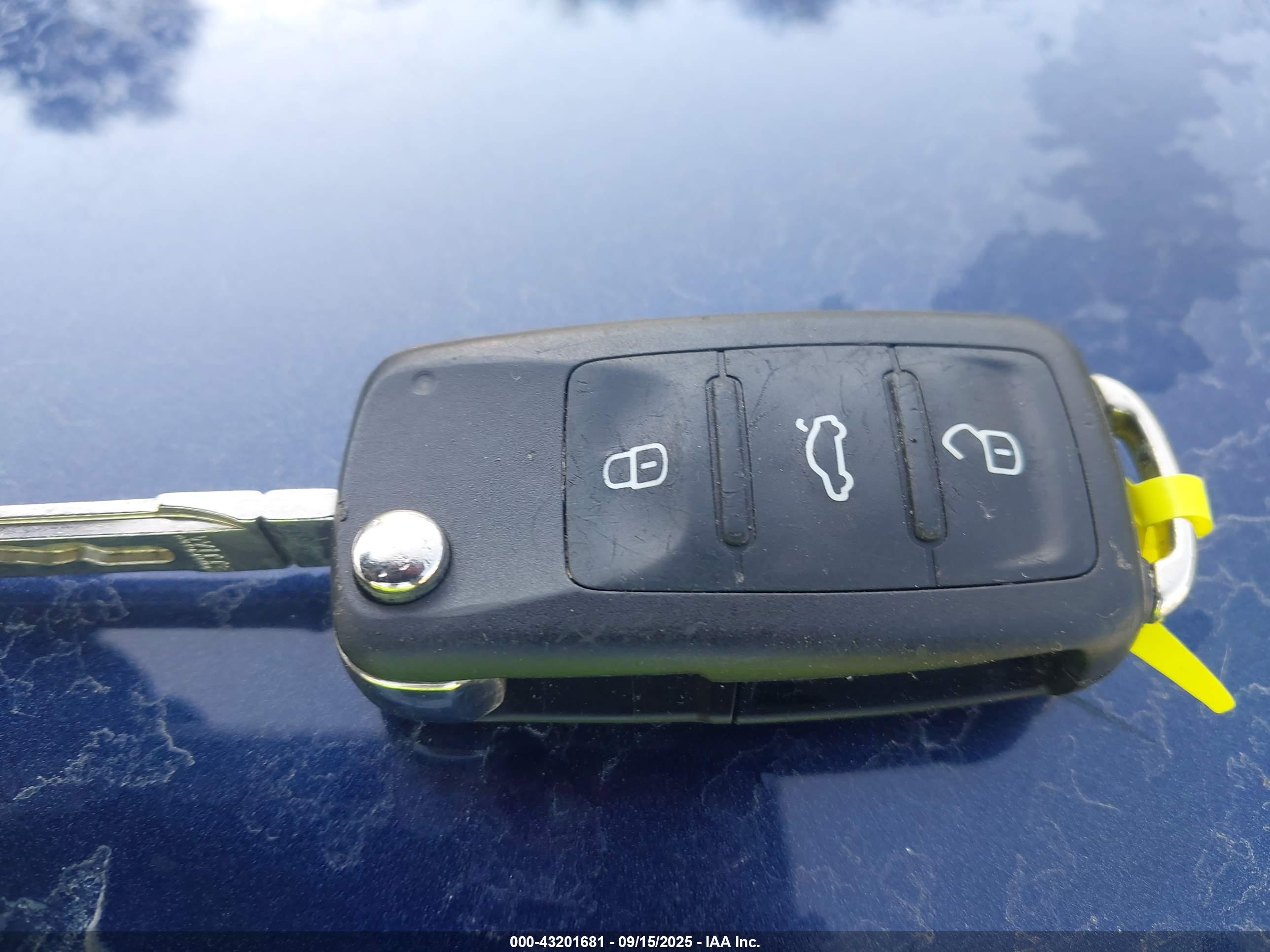 VOLKSWAGEN PASSAT image 11
