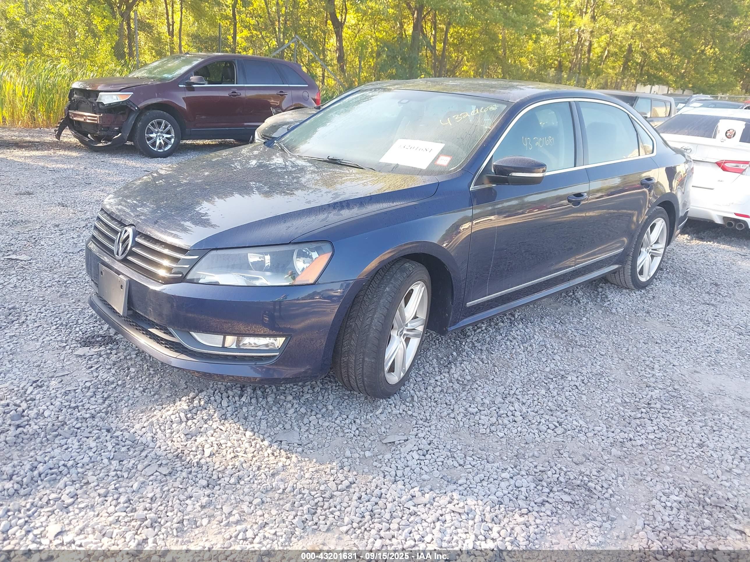 VOLKSWAGEN PASSAT image 2