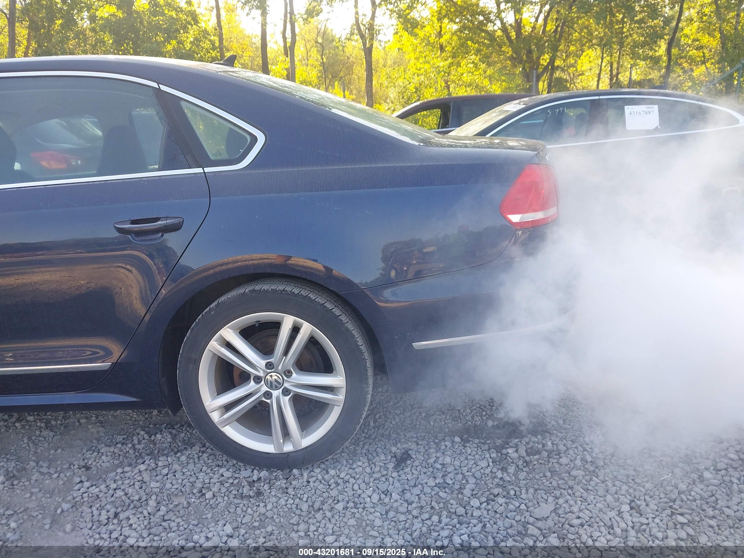 VOLKSWAGEN PASSAT image 6