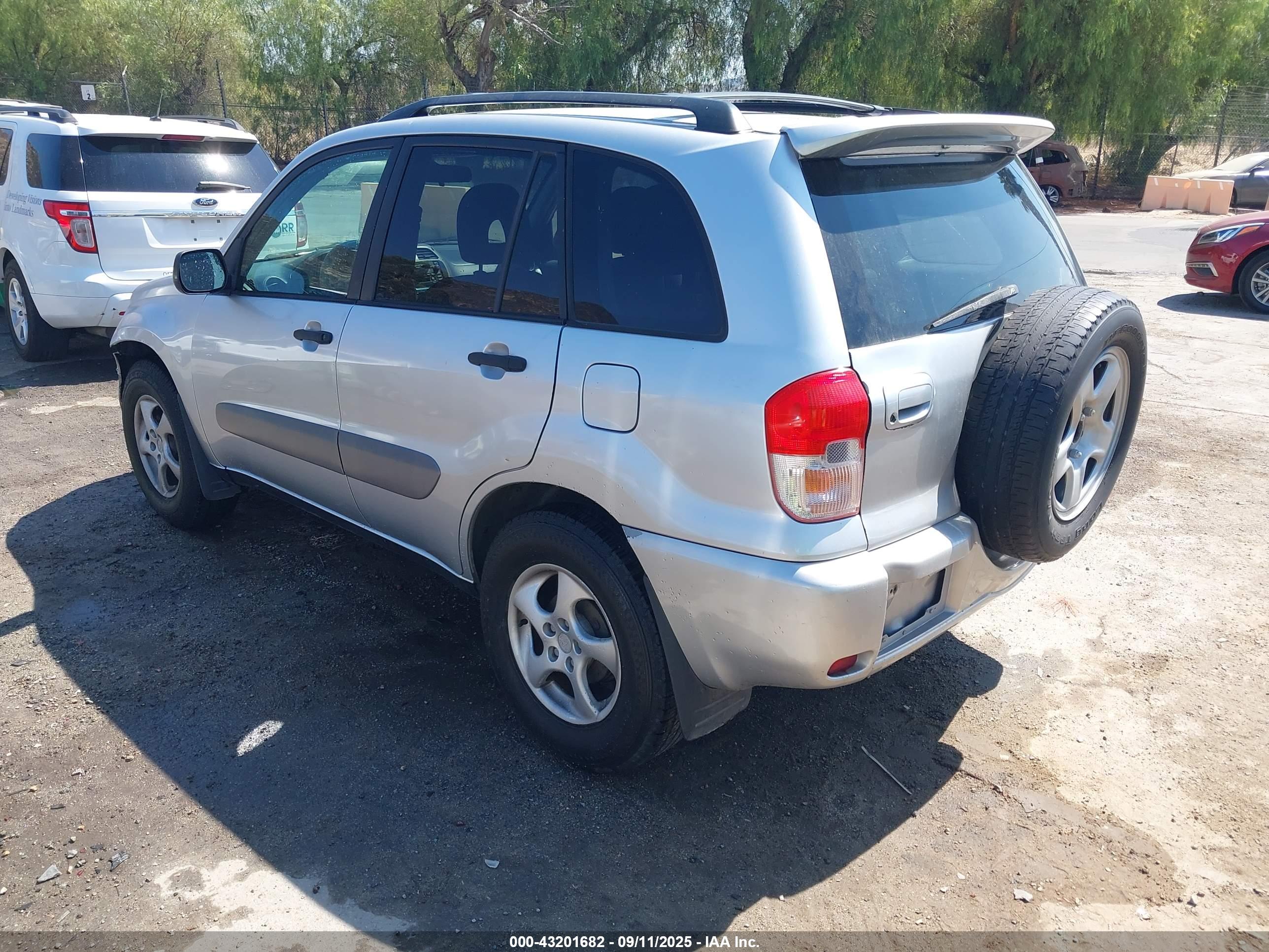 TOYOTA RAV4 image 3