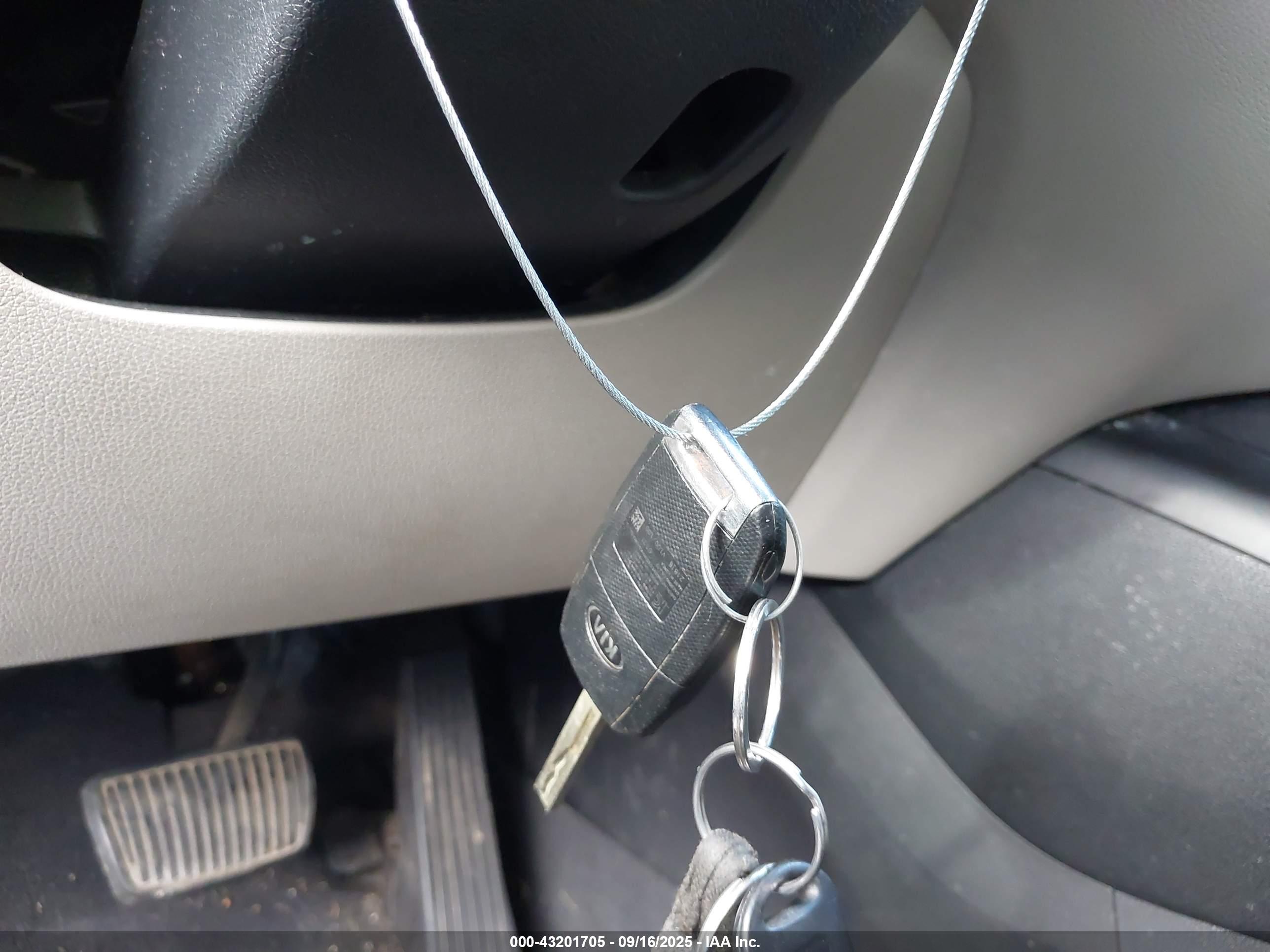 KIA SORENTO image 11