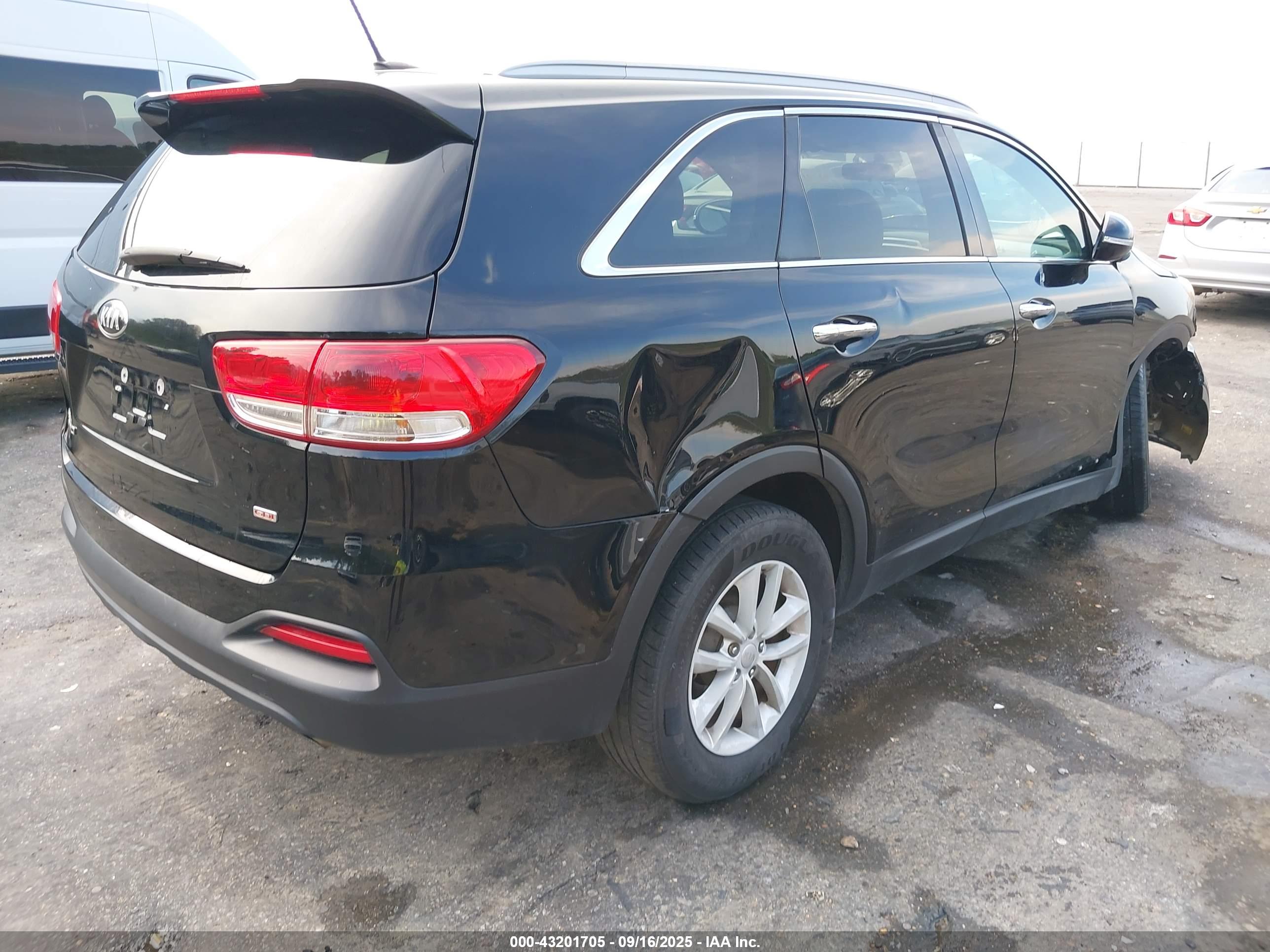 KIA SORENTO image 4