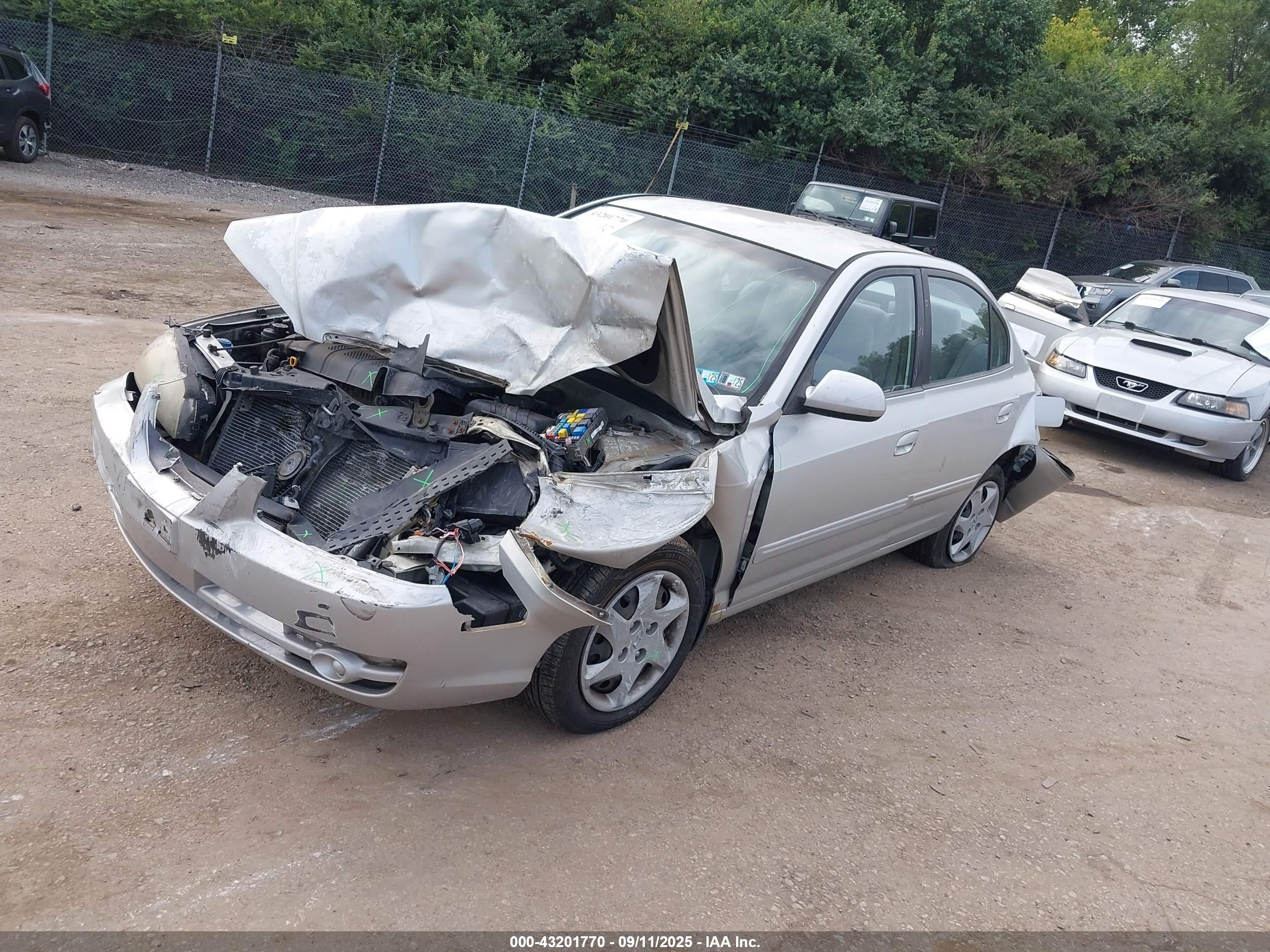 HYUNDAI ELANTRA image 2