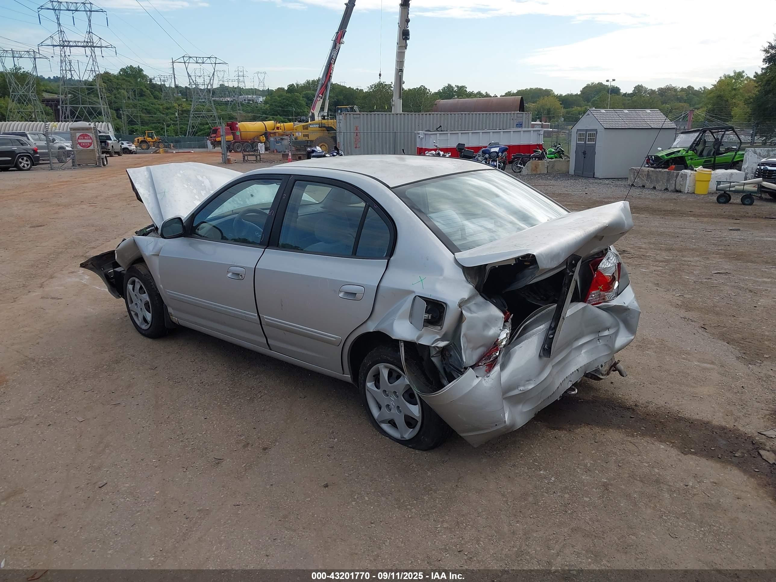 HYUNDAI ELANTRA image 3