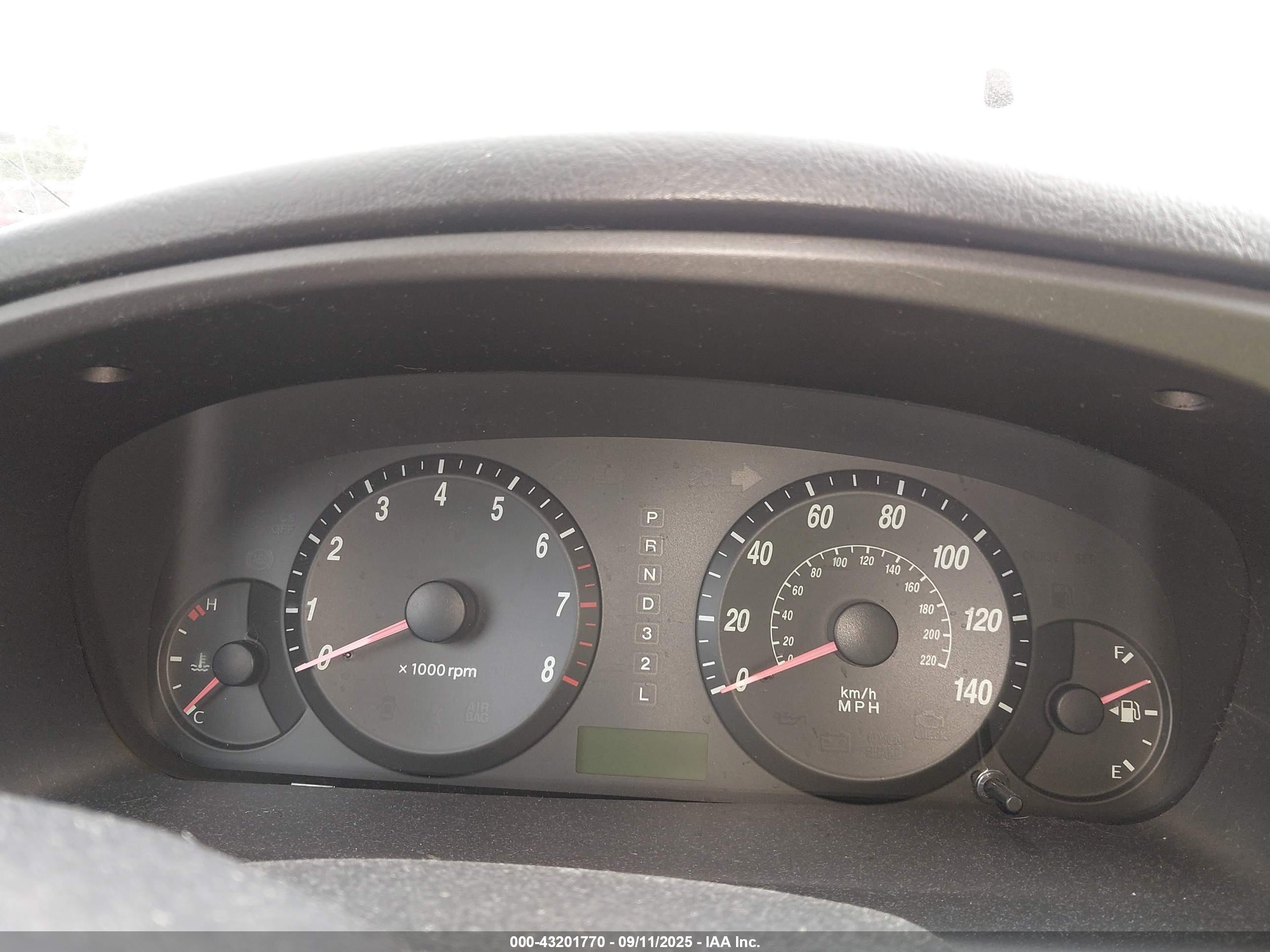 HYUNDAI ELANTRA image 7