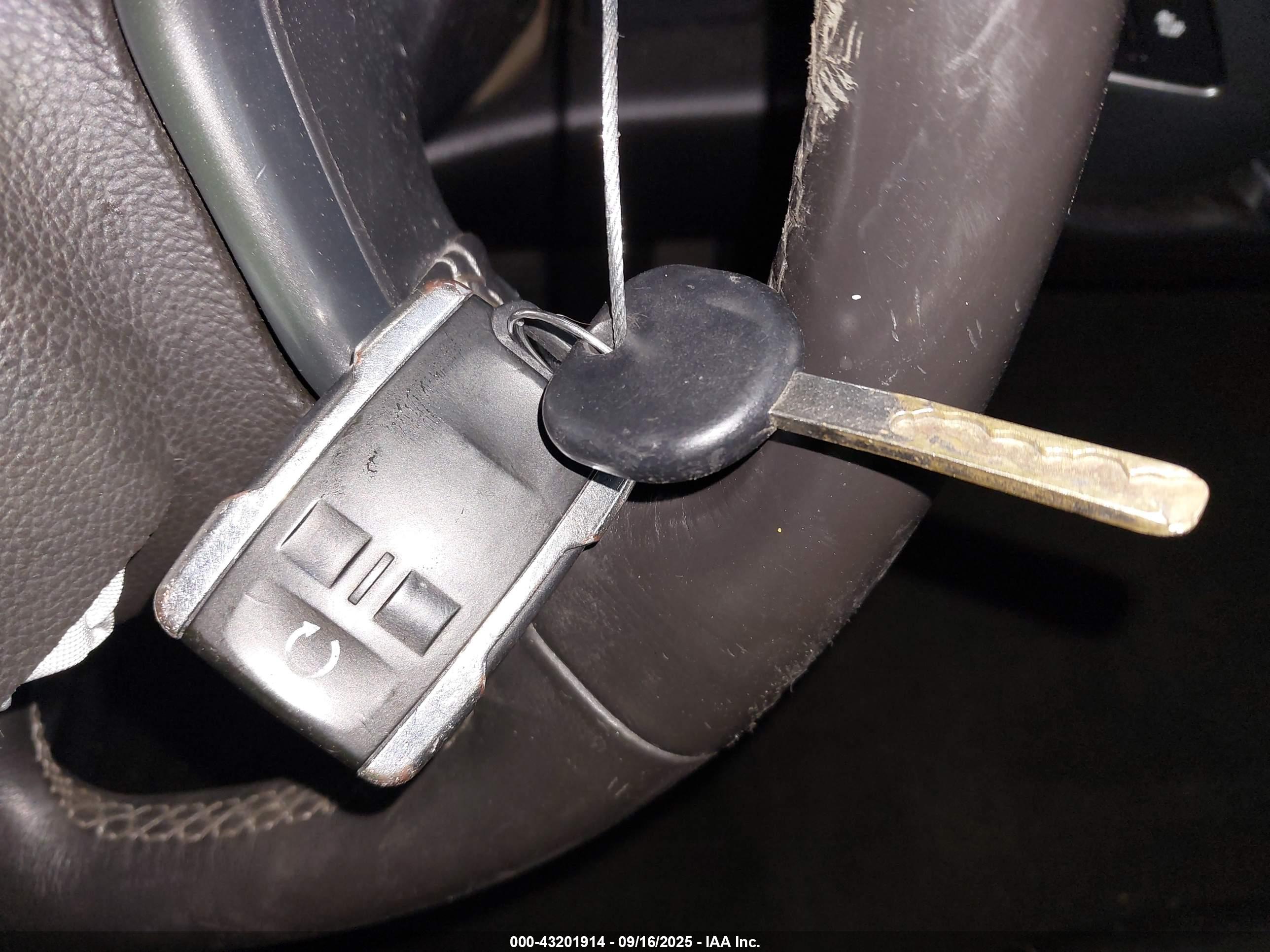 CHEVROLET SILVERADO image 11