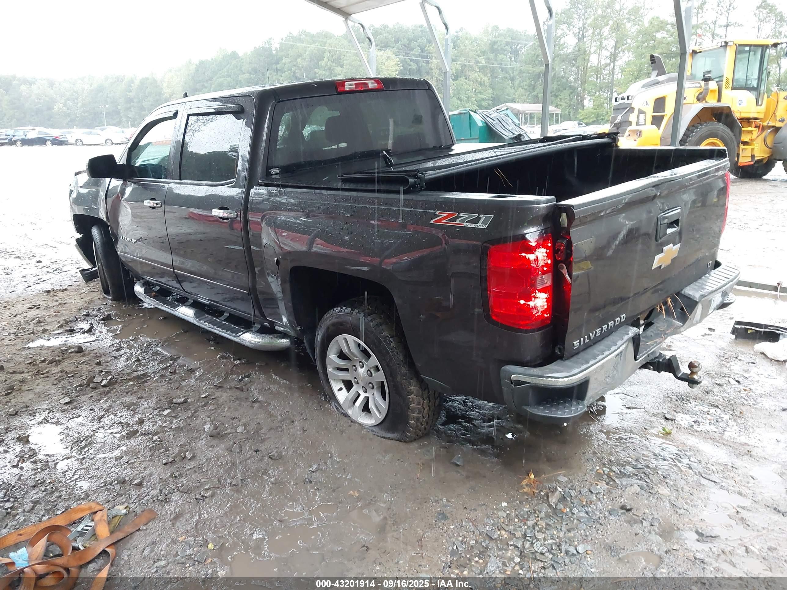 CHEVROLET SILVERADO image 3
