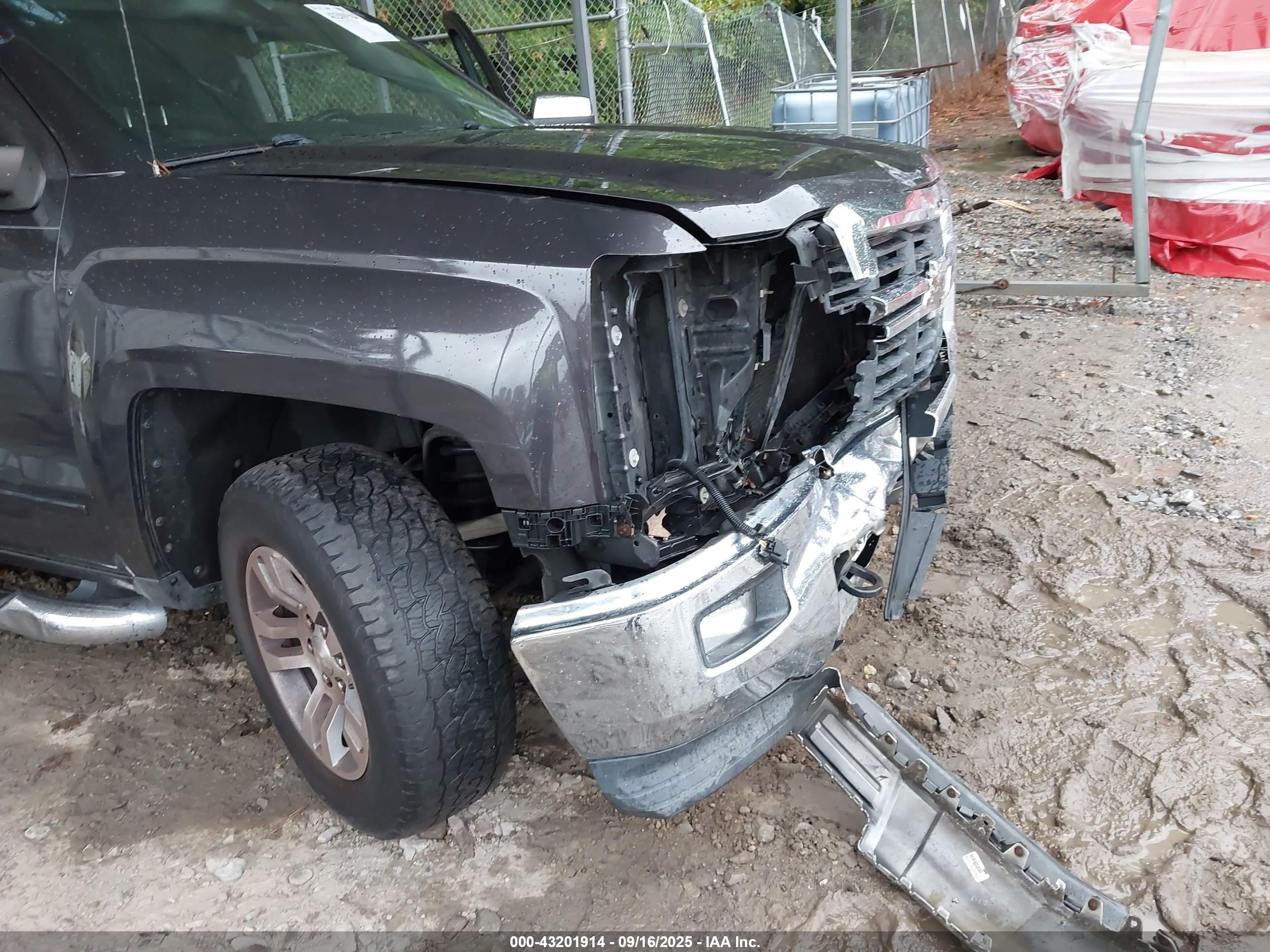 CHEVROLET SILVERADO image 6