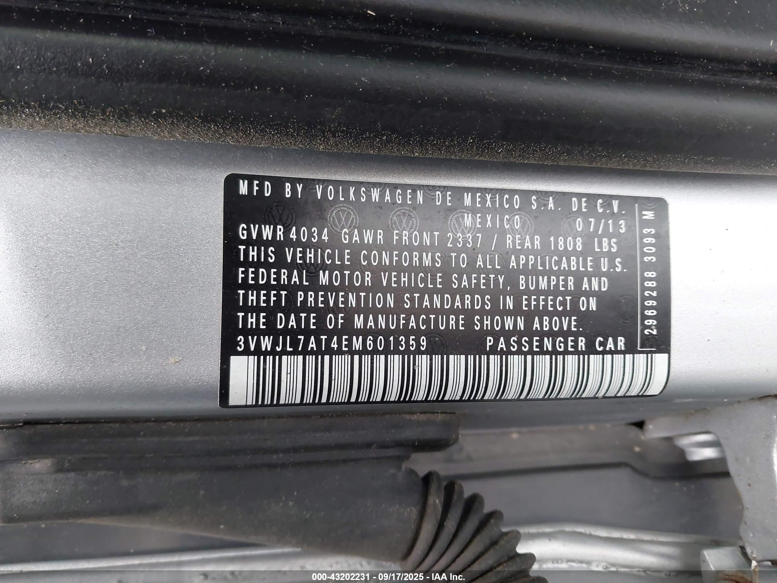 VOLKSWAGEN BEETLE image 9