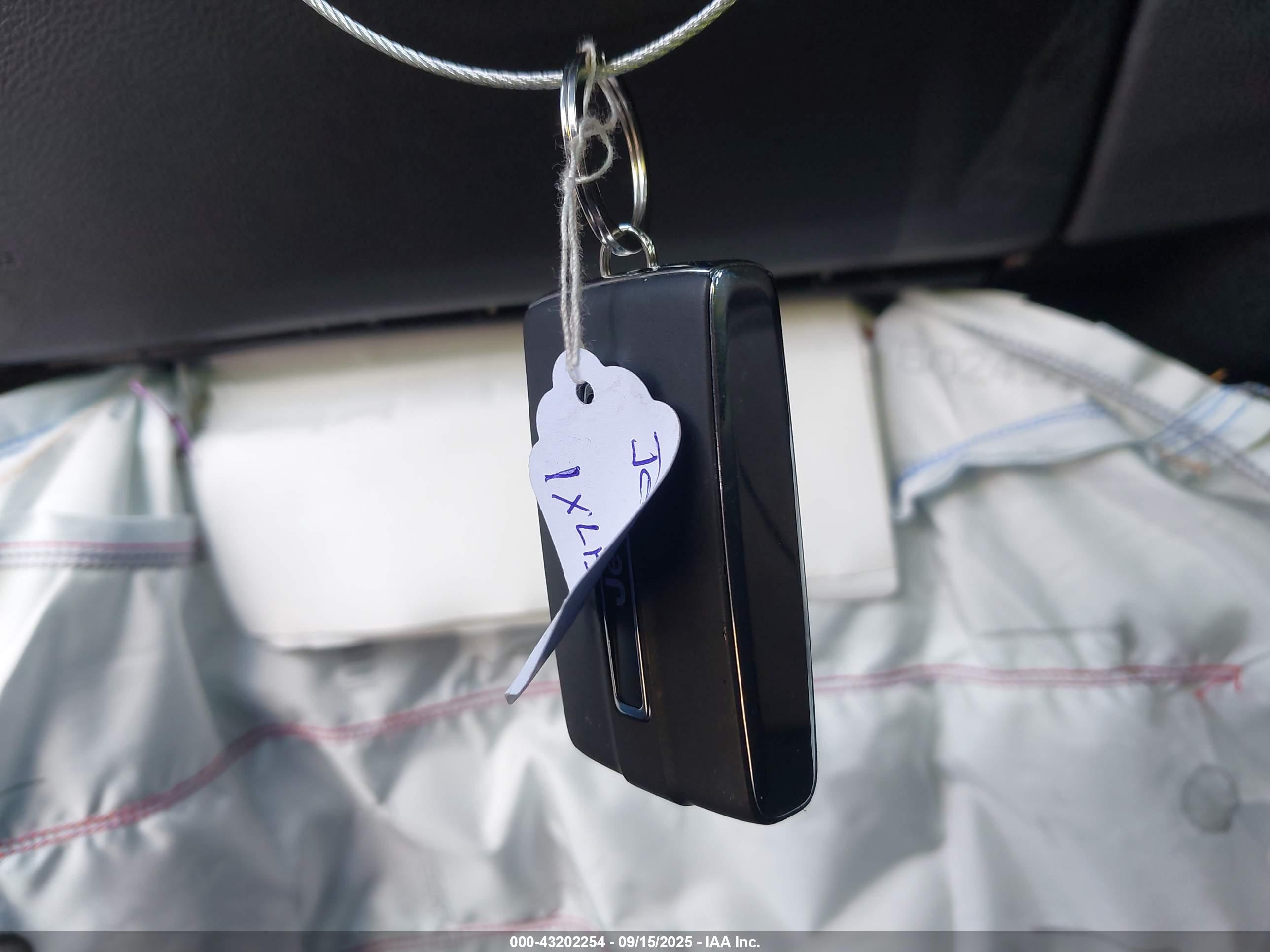 JEEP GRAND image 11
