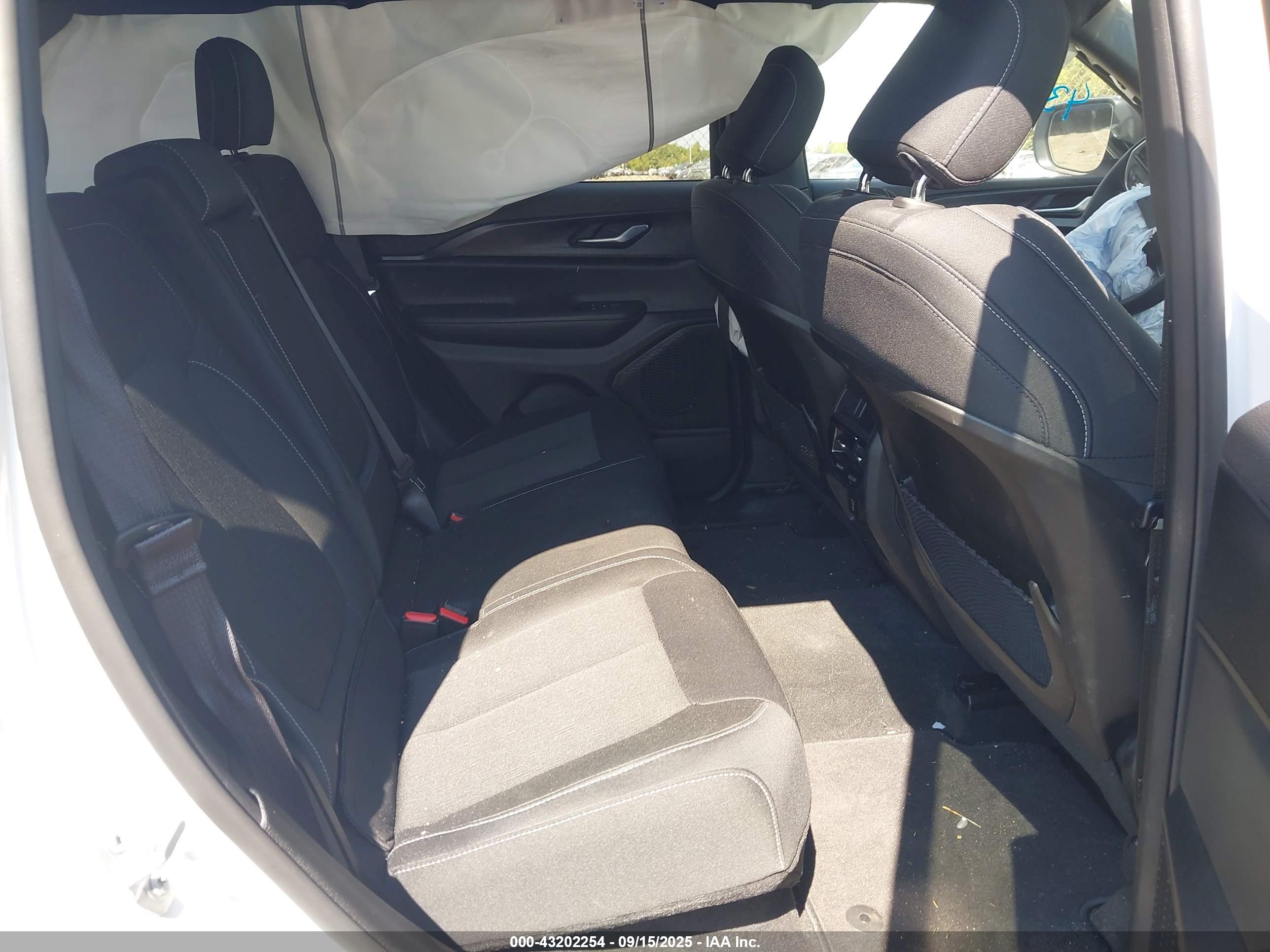 JEEP GRAND image 8