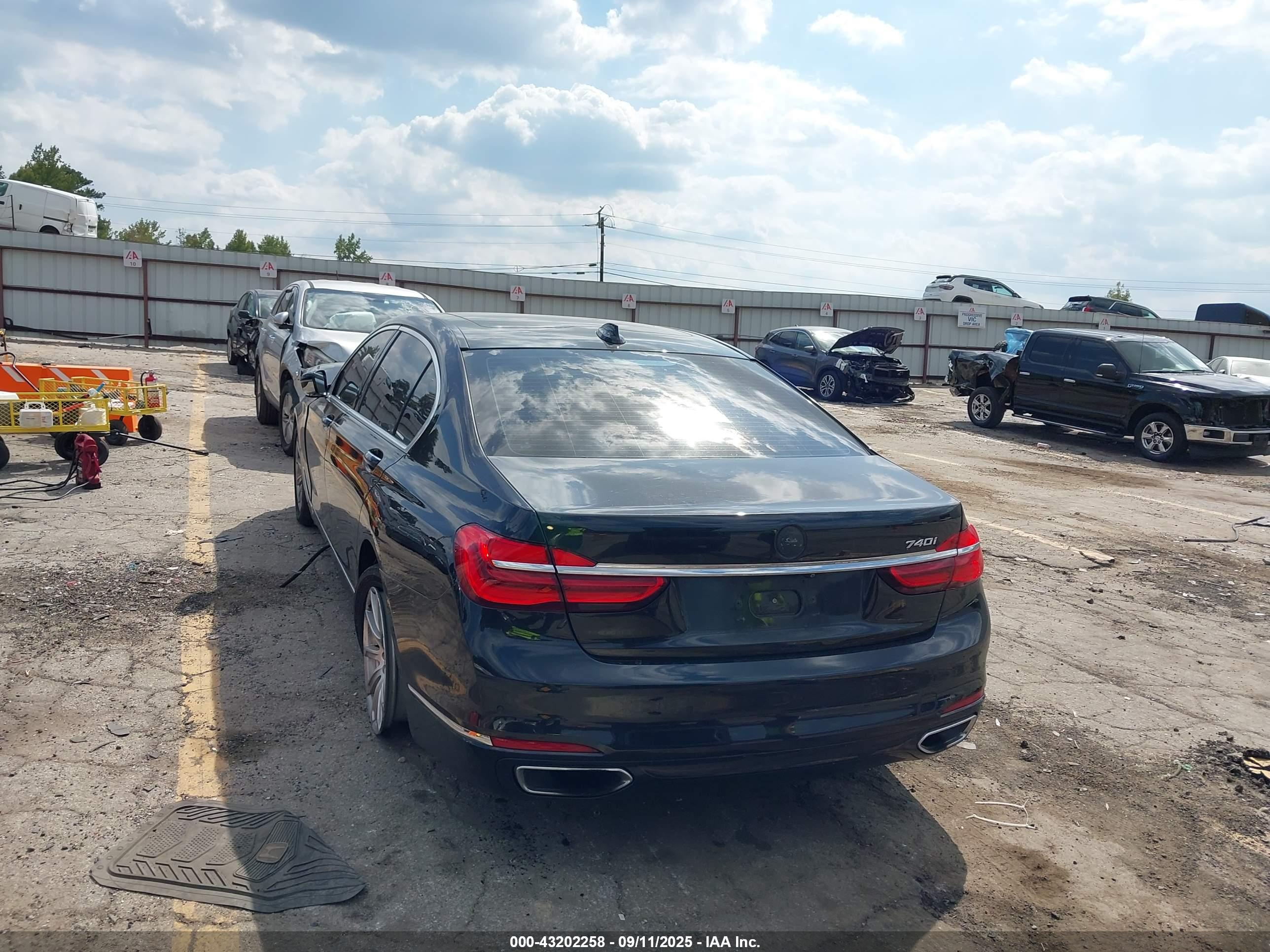 BMW 740I image 3