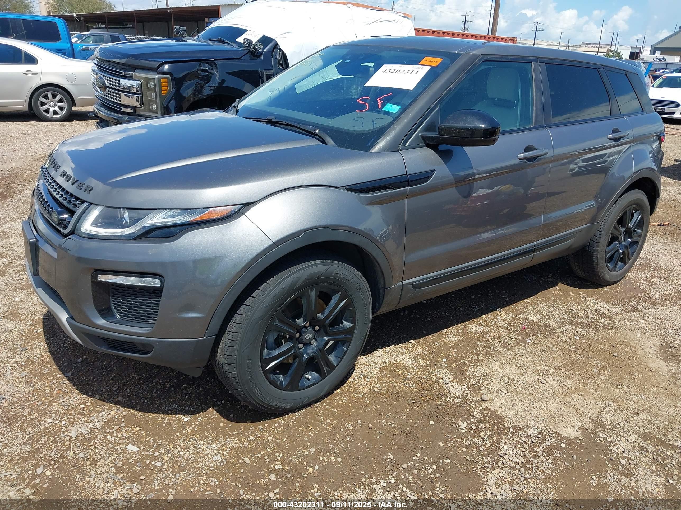 LAND ROVER image 2
