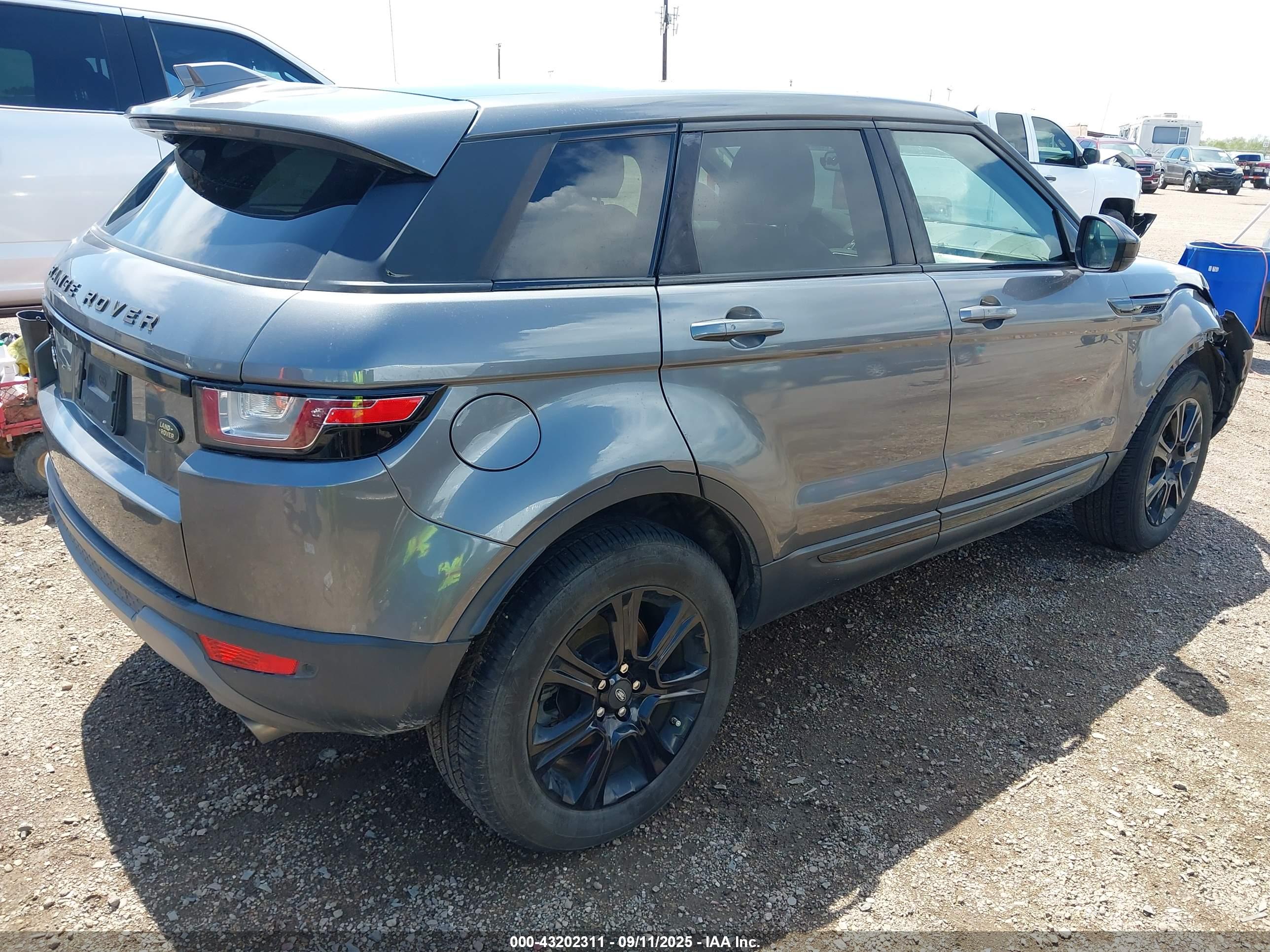 LAND ROVER image 4