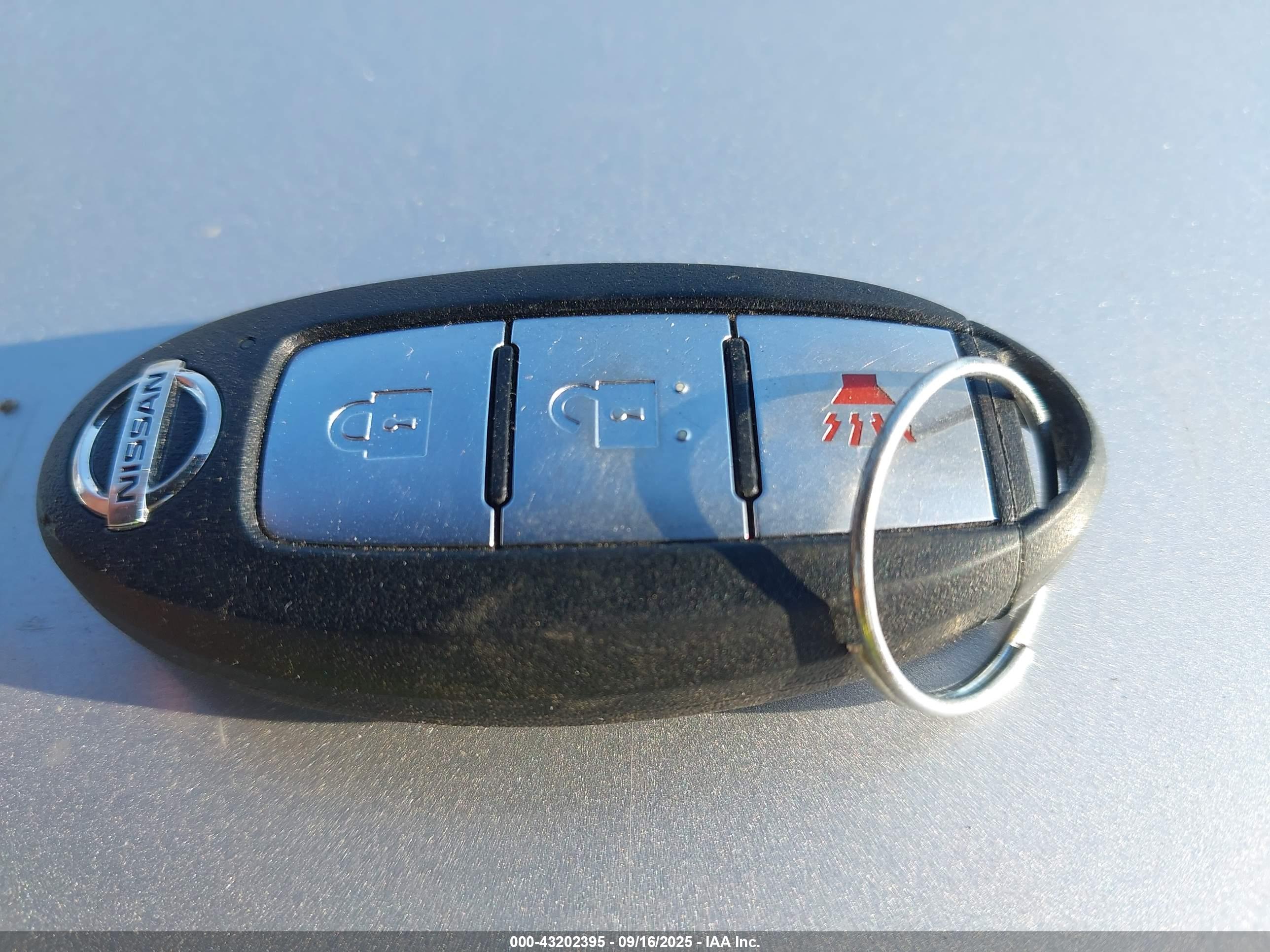 NISSAN TITAN image 11