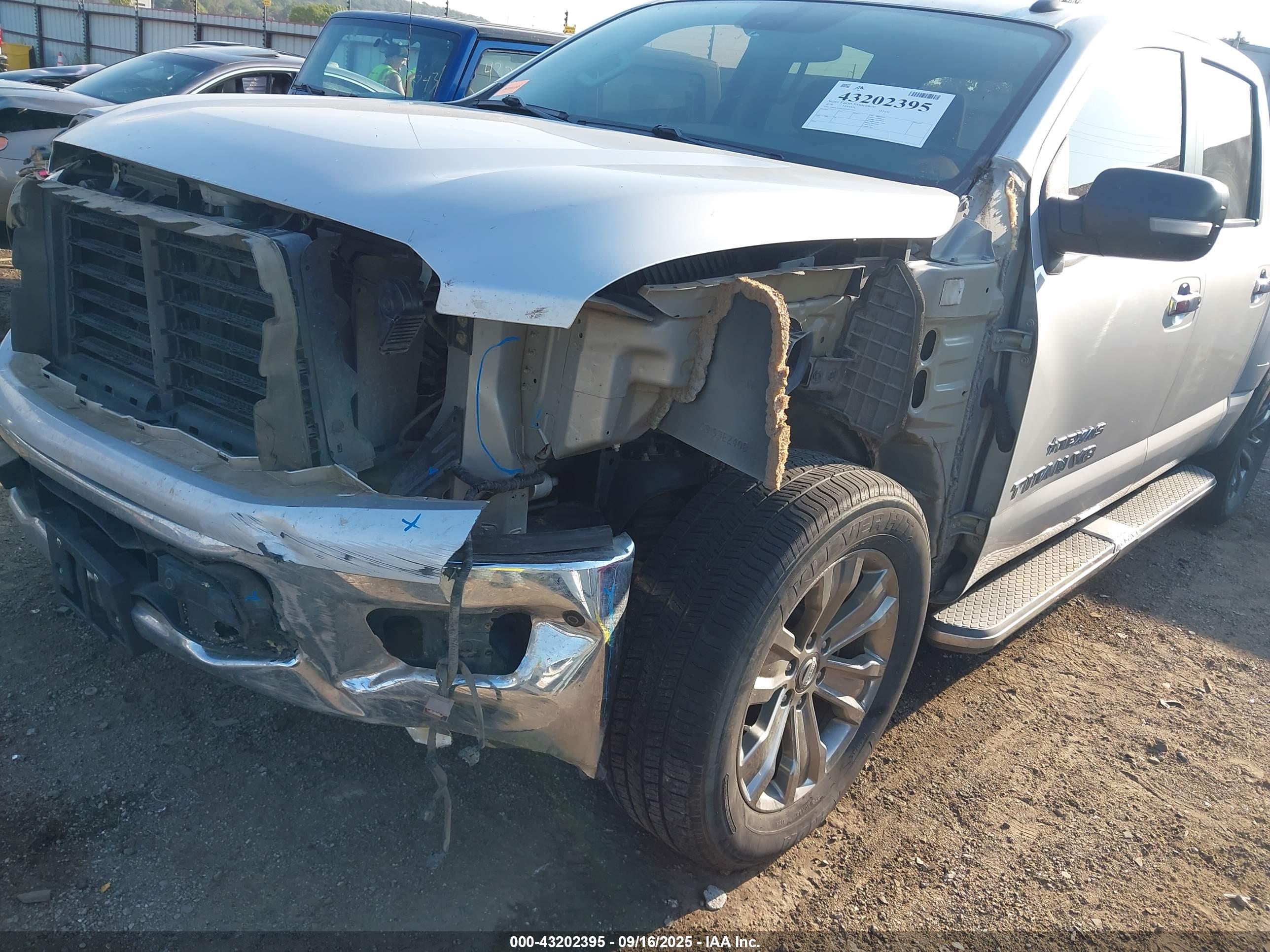 NISSAN TITAN image 6
