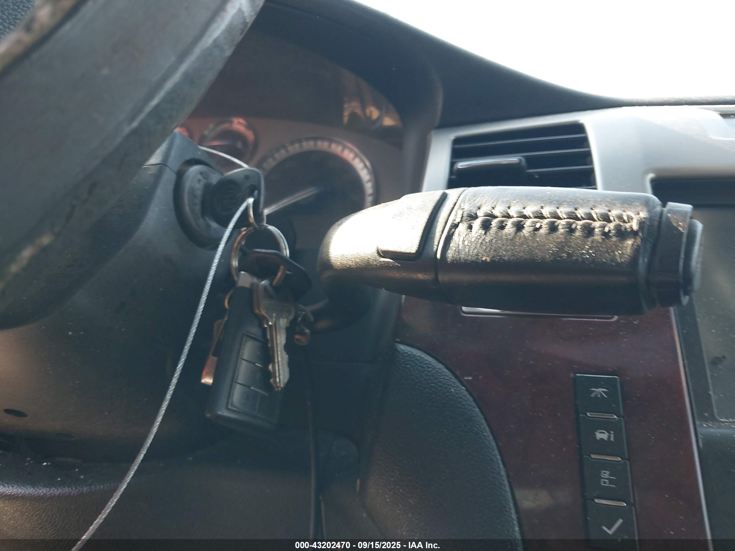 CADILLAC ESCALADE image 11