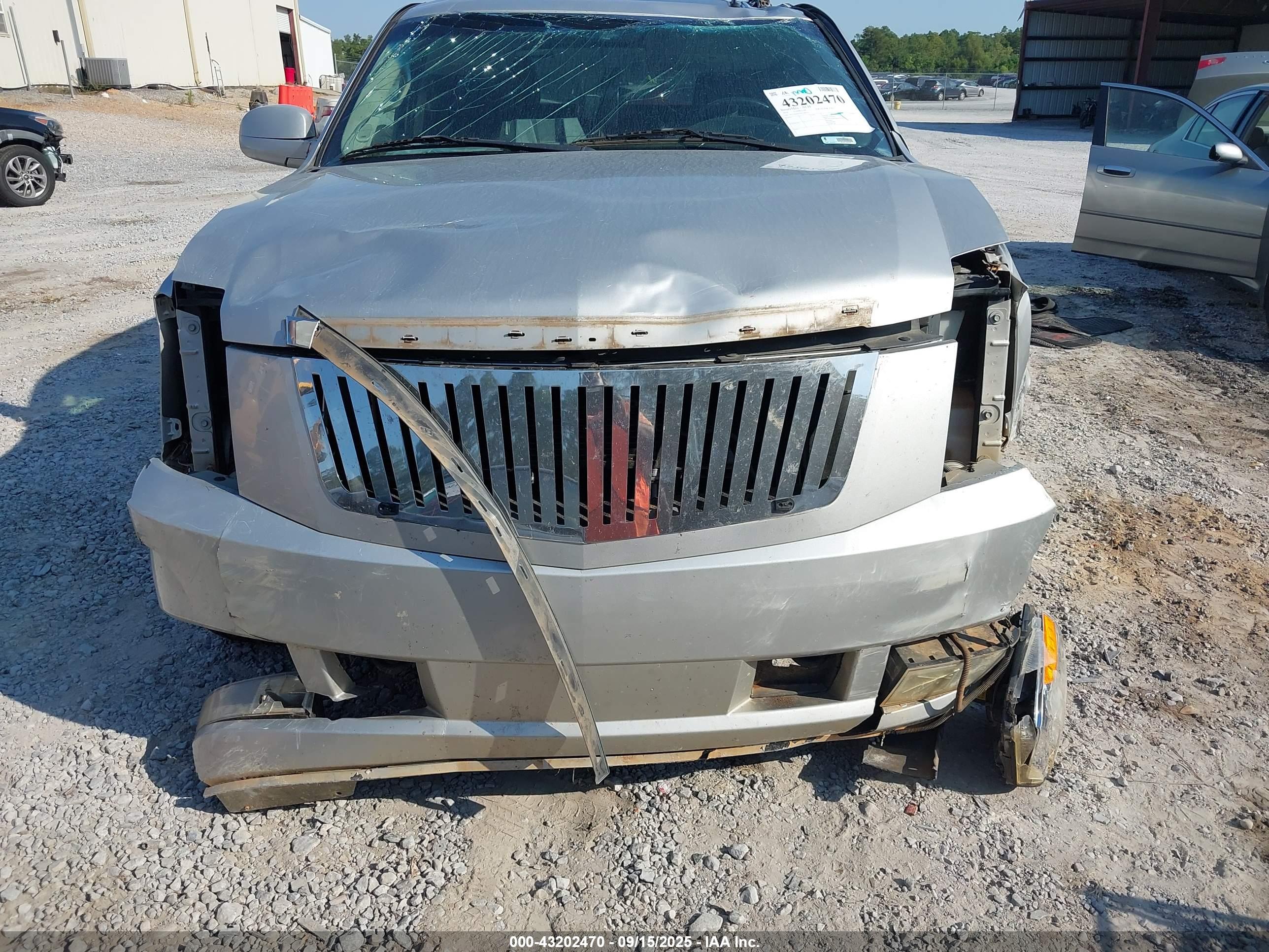 CADILLAC ESCALADE image 6