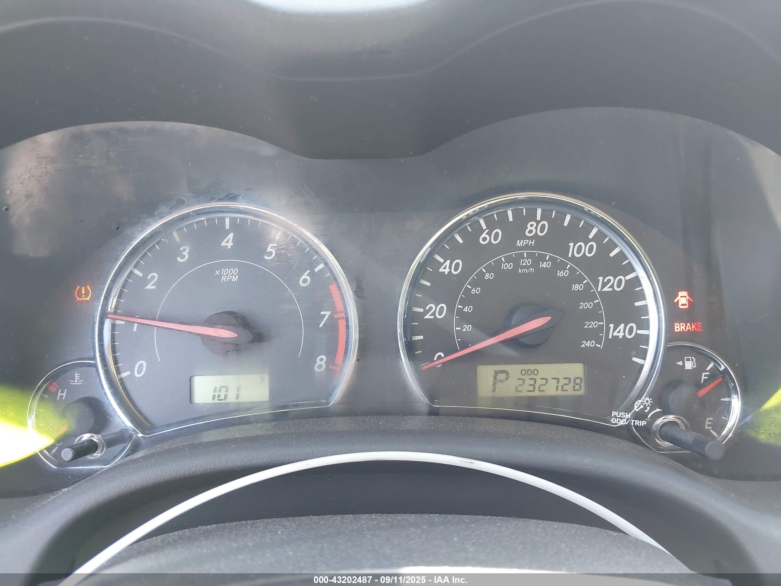 TOYOTA COROLLA image 7