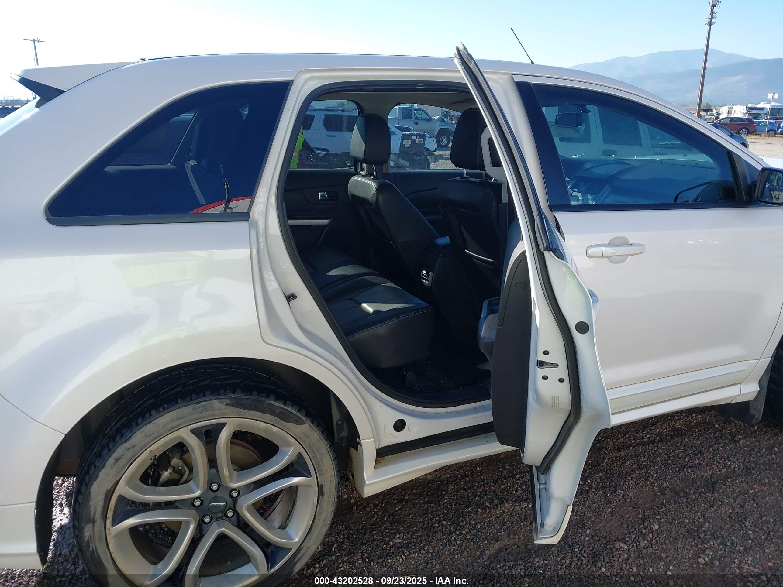 FORD EDGE image 8
