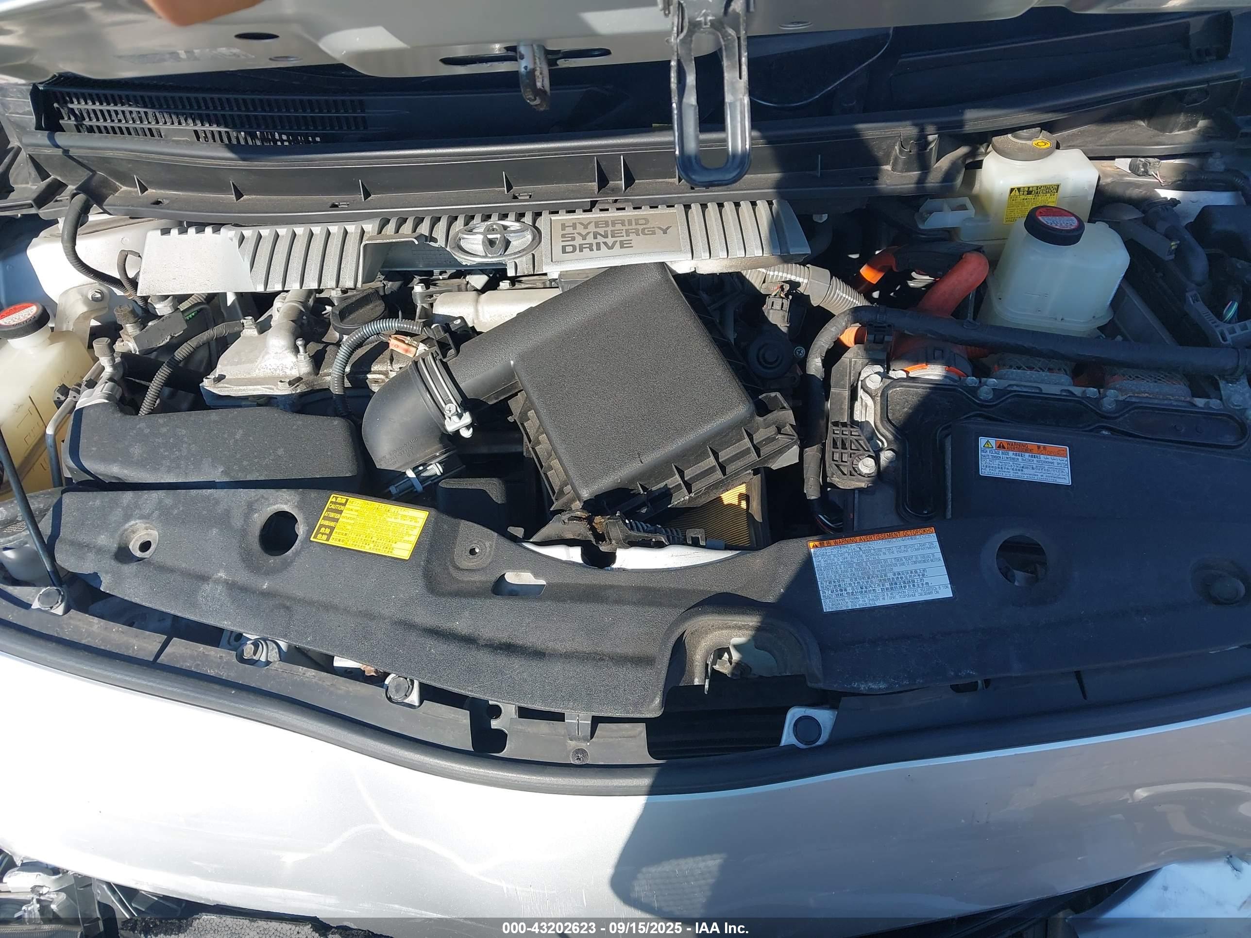 TOYOTA PRIUS image 10