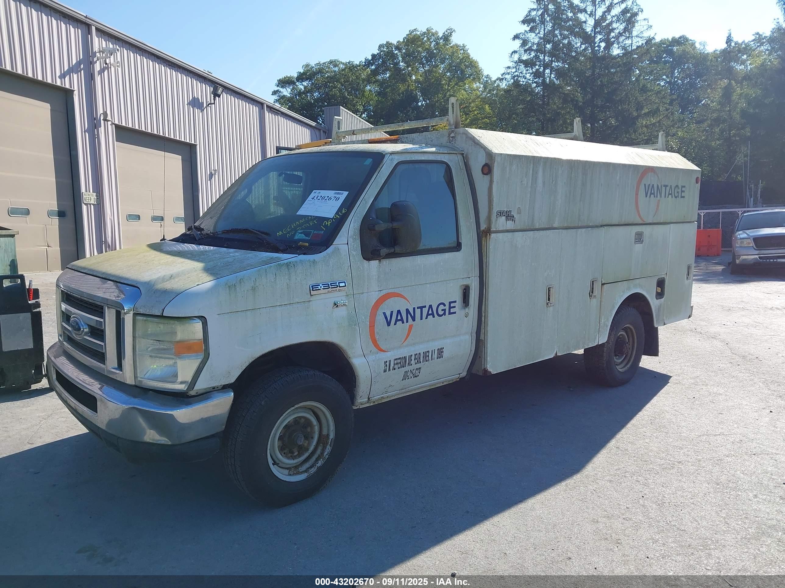 FORD E-350 image 2