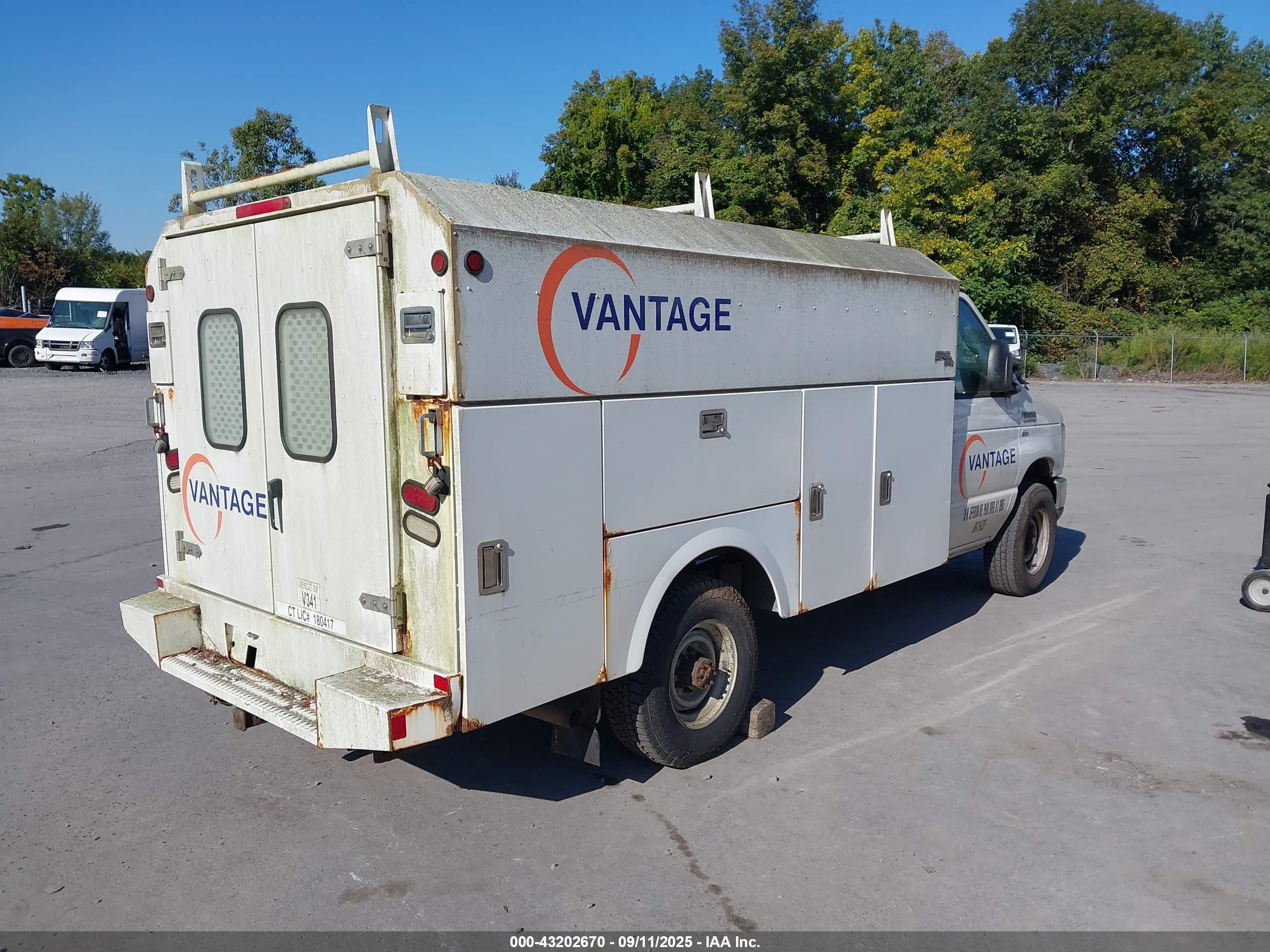 FORD E-350 image 4